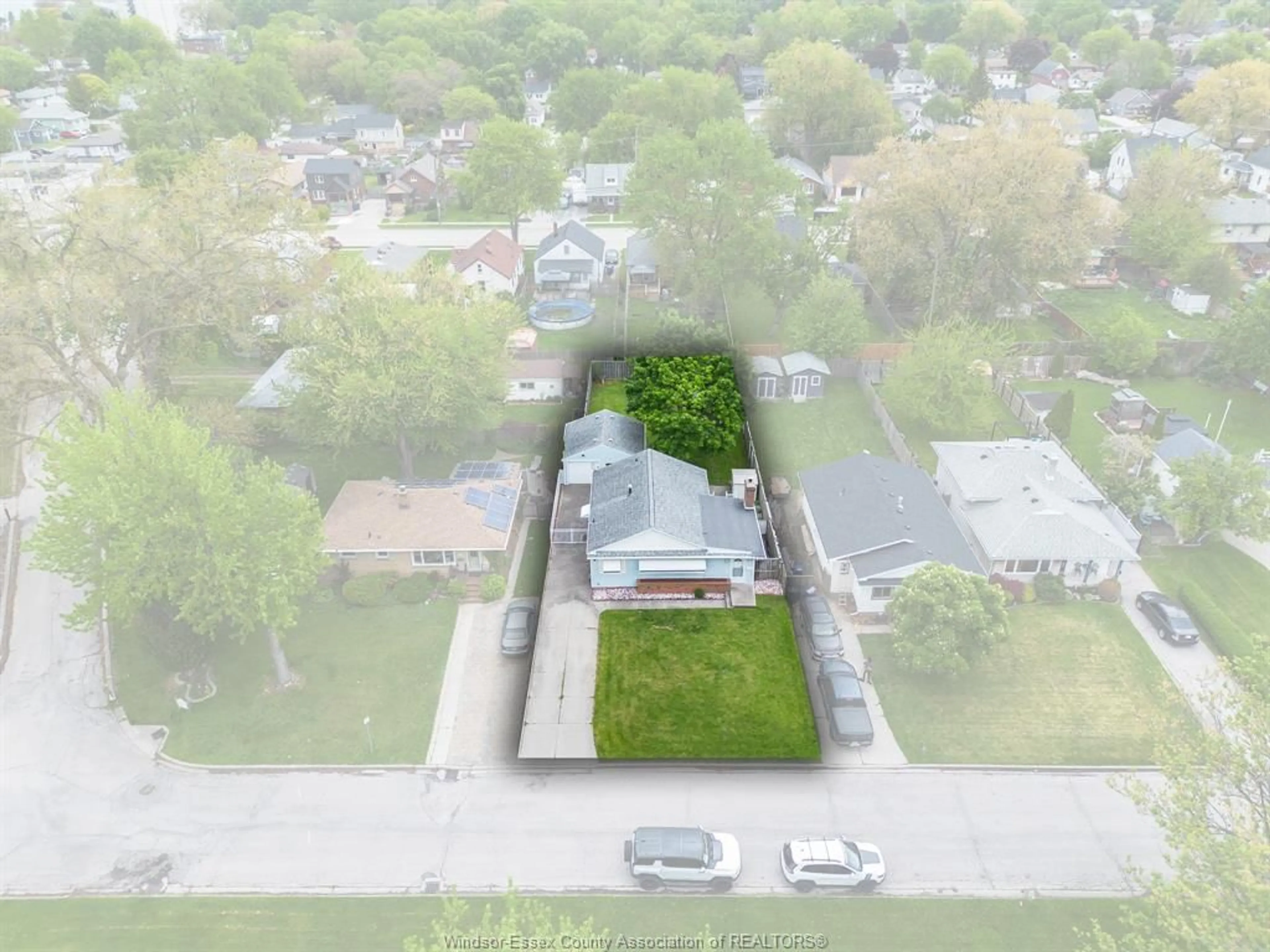 A pic from outside/outdoor area/front of a property/back of a property/a pic from drone, street for 318 ST. PAUL Ave, Windsor Ontario N8S 3K9