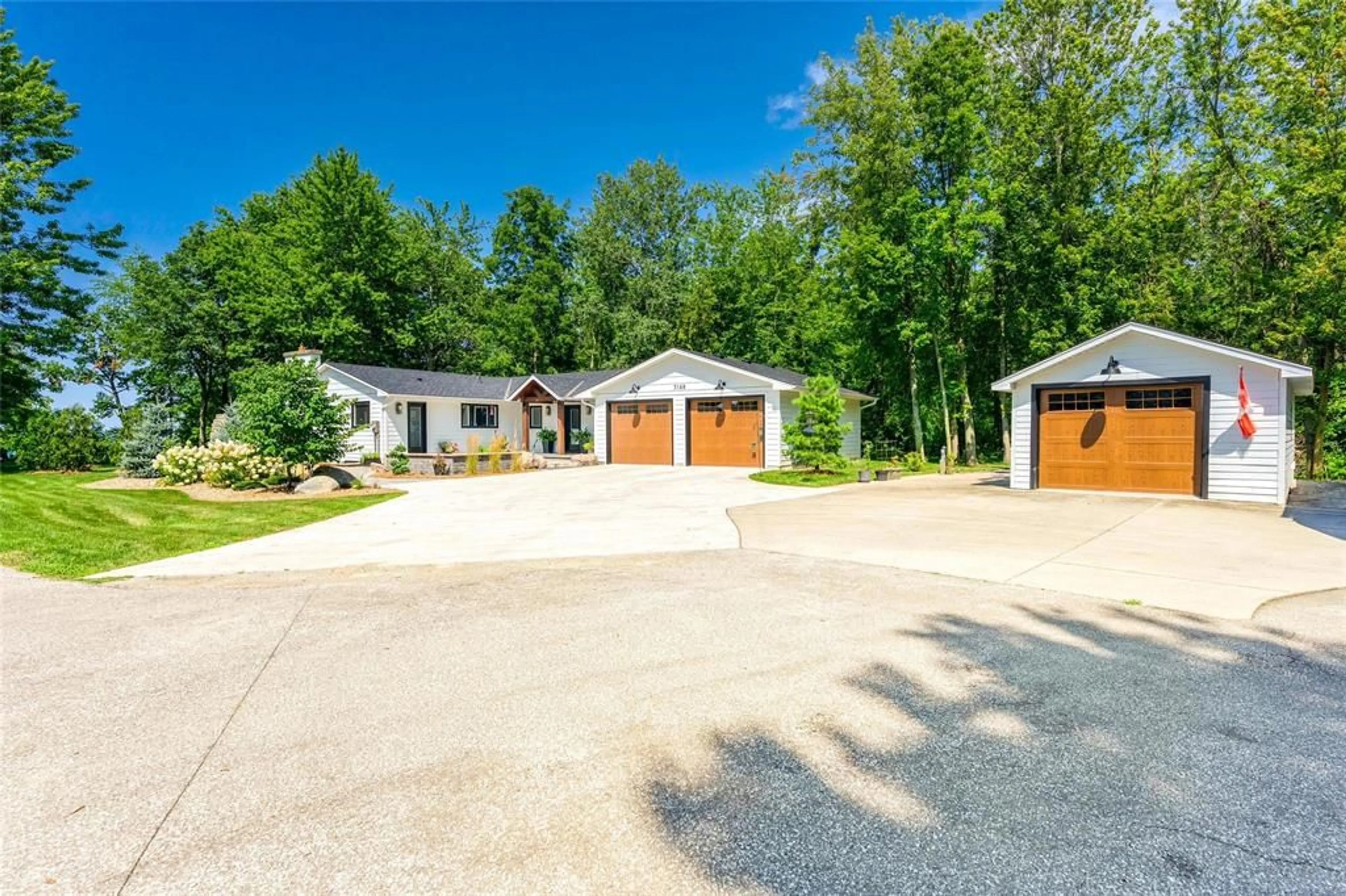 Unknown for 5168 LAKESHORE Rd, Plympton-Wyoming Ontario N0N 1J6