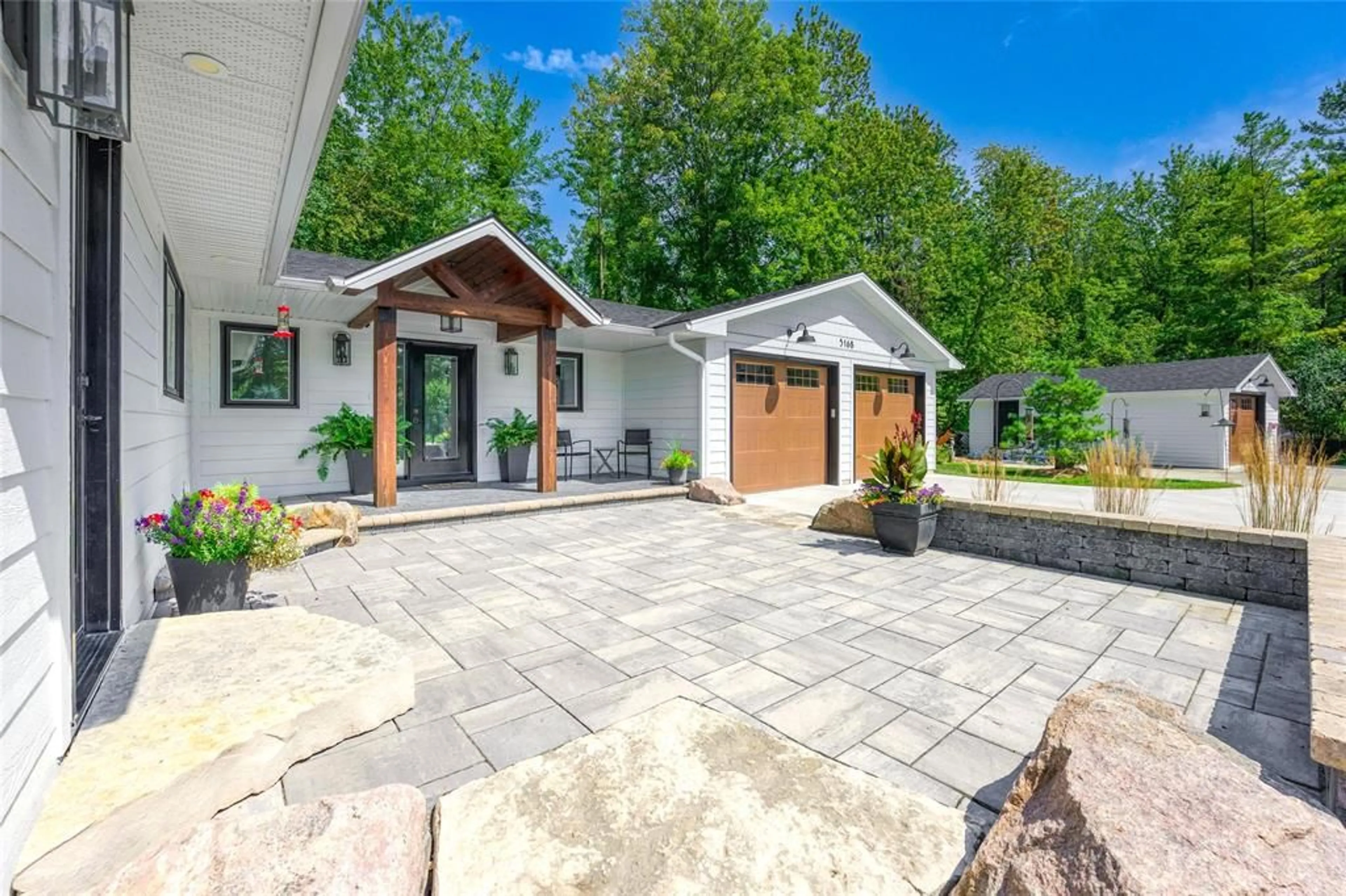 Unknown for 5168 LAKESHORE Rd, Plympton-Wyoming Ontario N0N 1J6