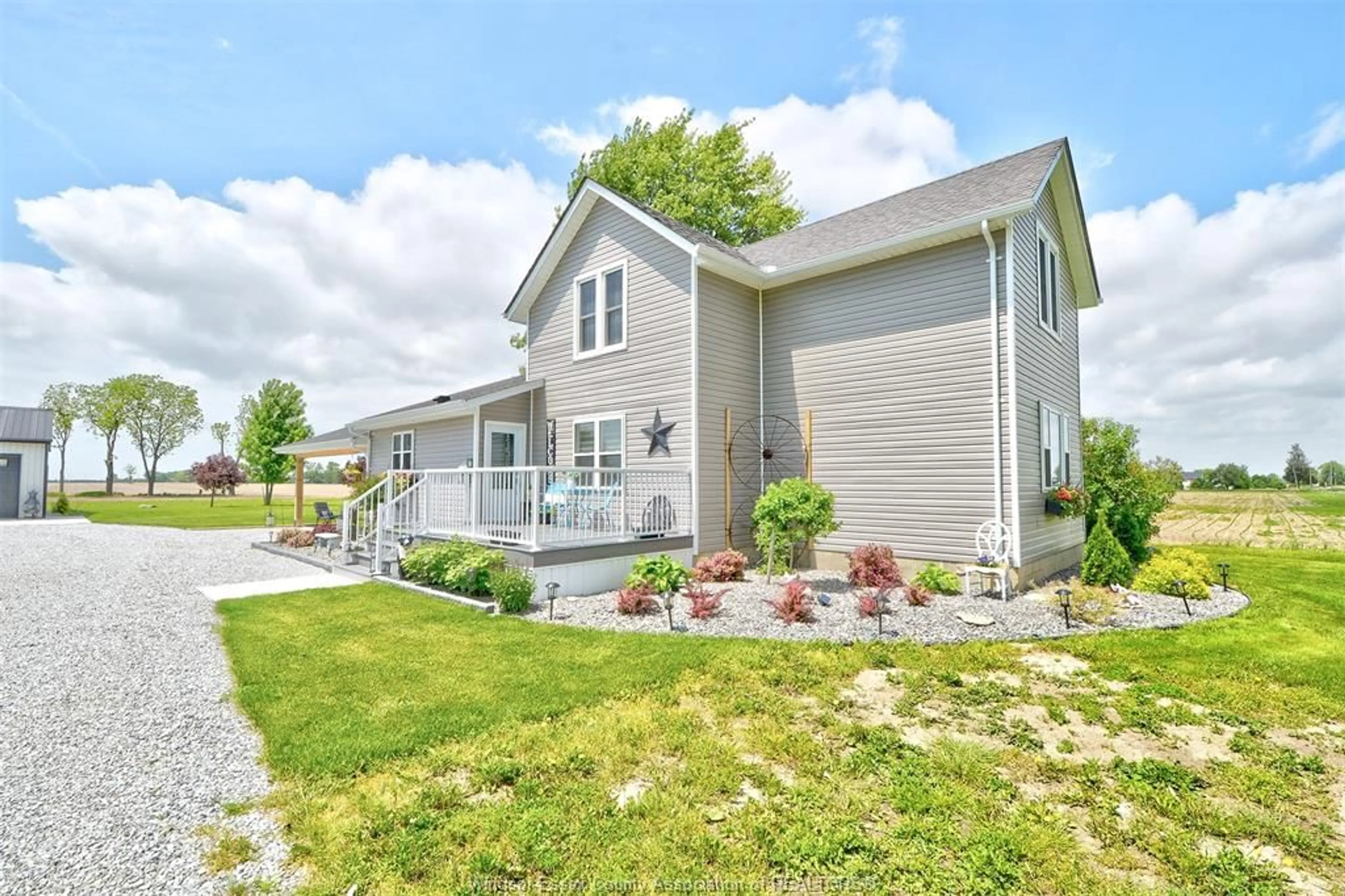 Home with vinyl exterior material, street for 9672 9TH CONC. S, Amherstburg Ontario N9V 2Y7