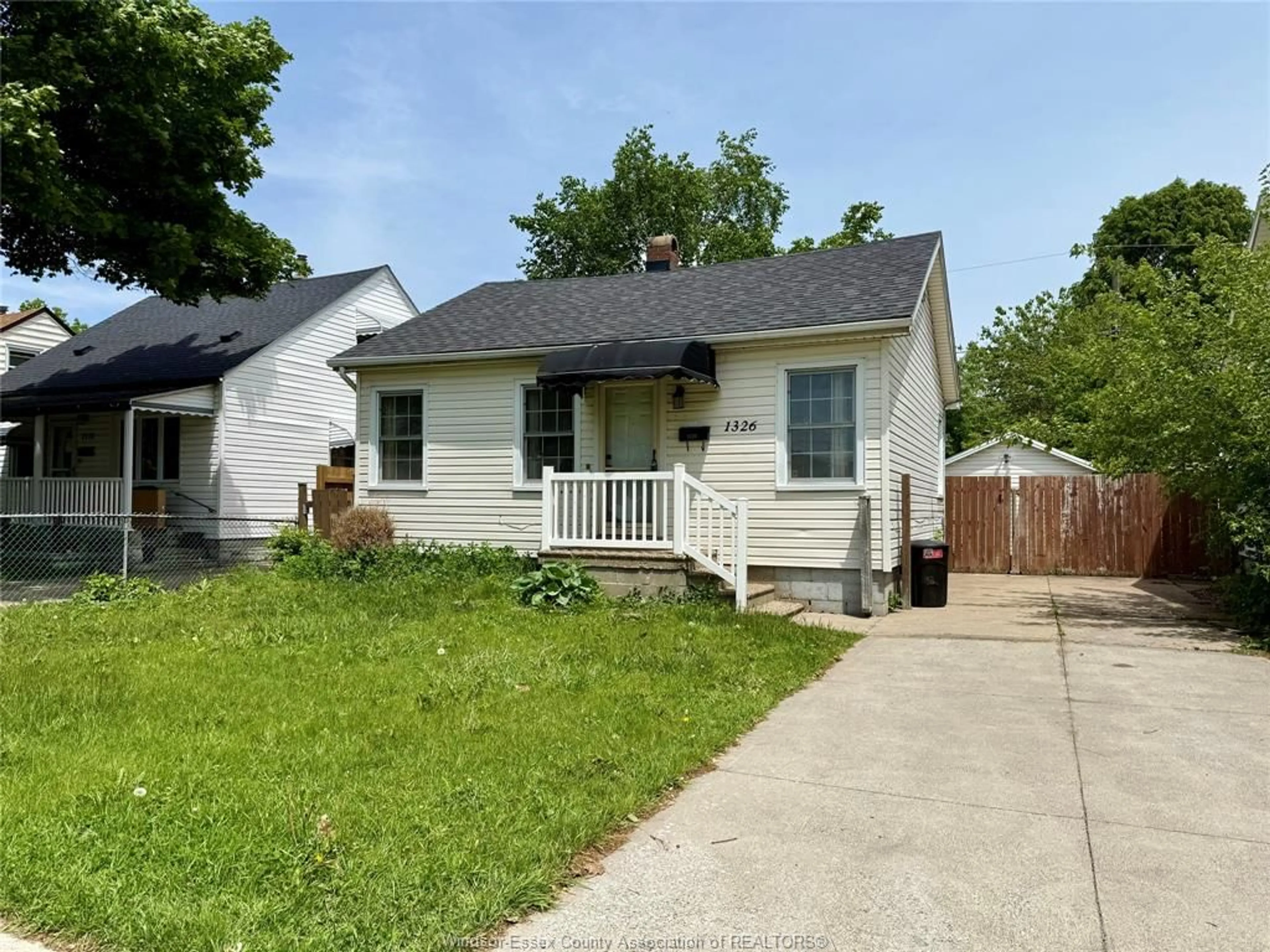 A pic from outside/outdoor area/front of a property/back of a property/a pic from drone, street for 1326 Central Ave, Windsor Ontario N8Y 3V4