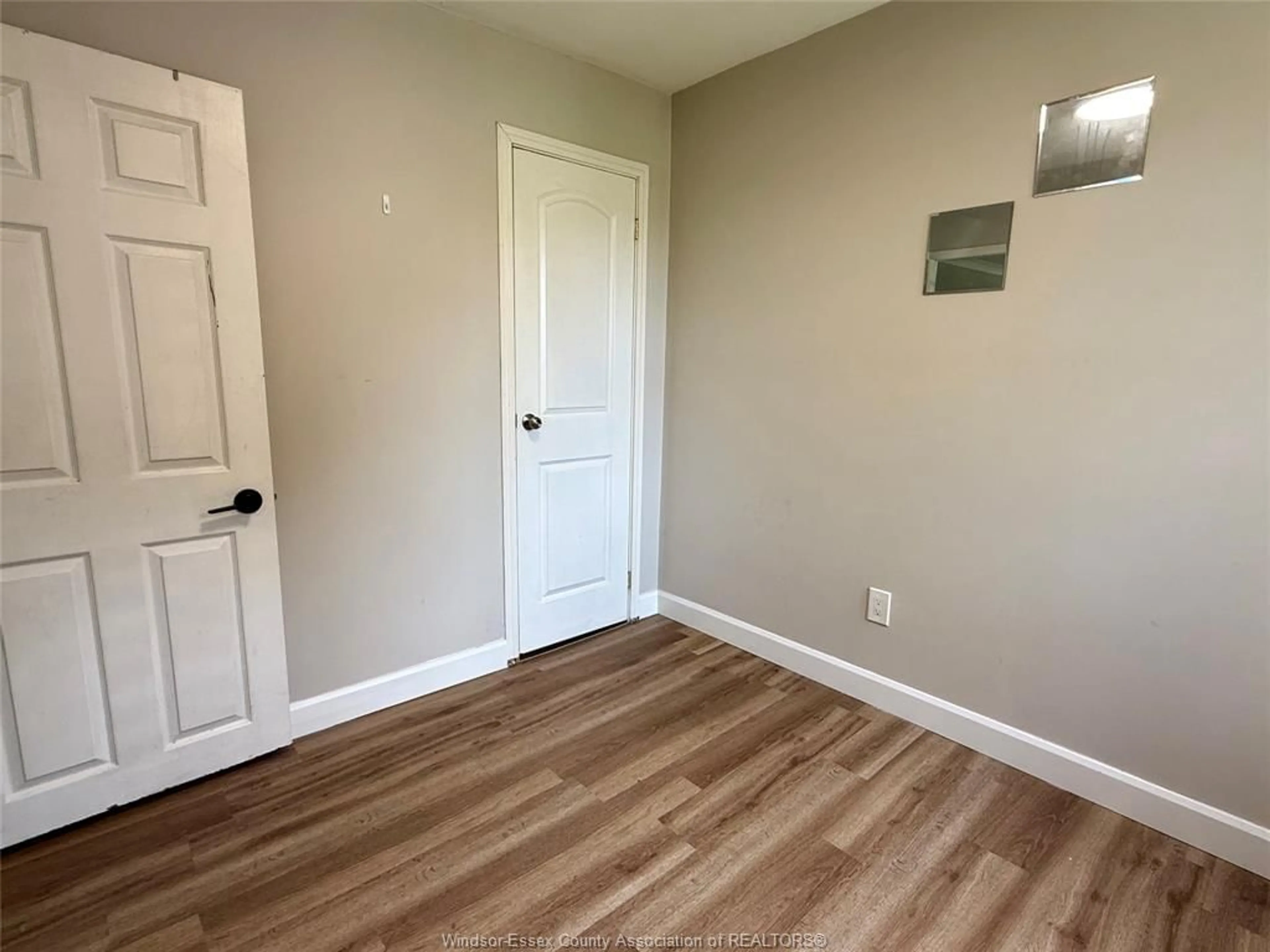 A pic of a room for 1326 Central Ave, Windsor Ontario N8Y 3V4