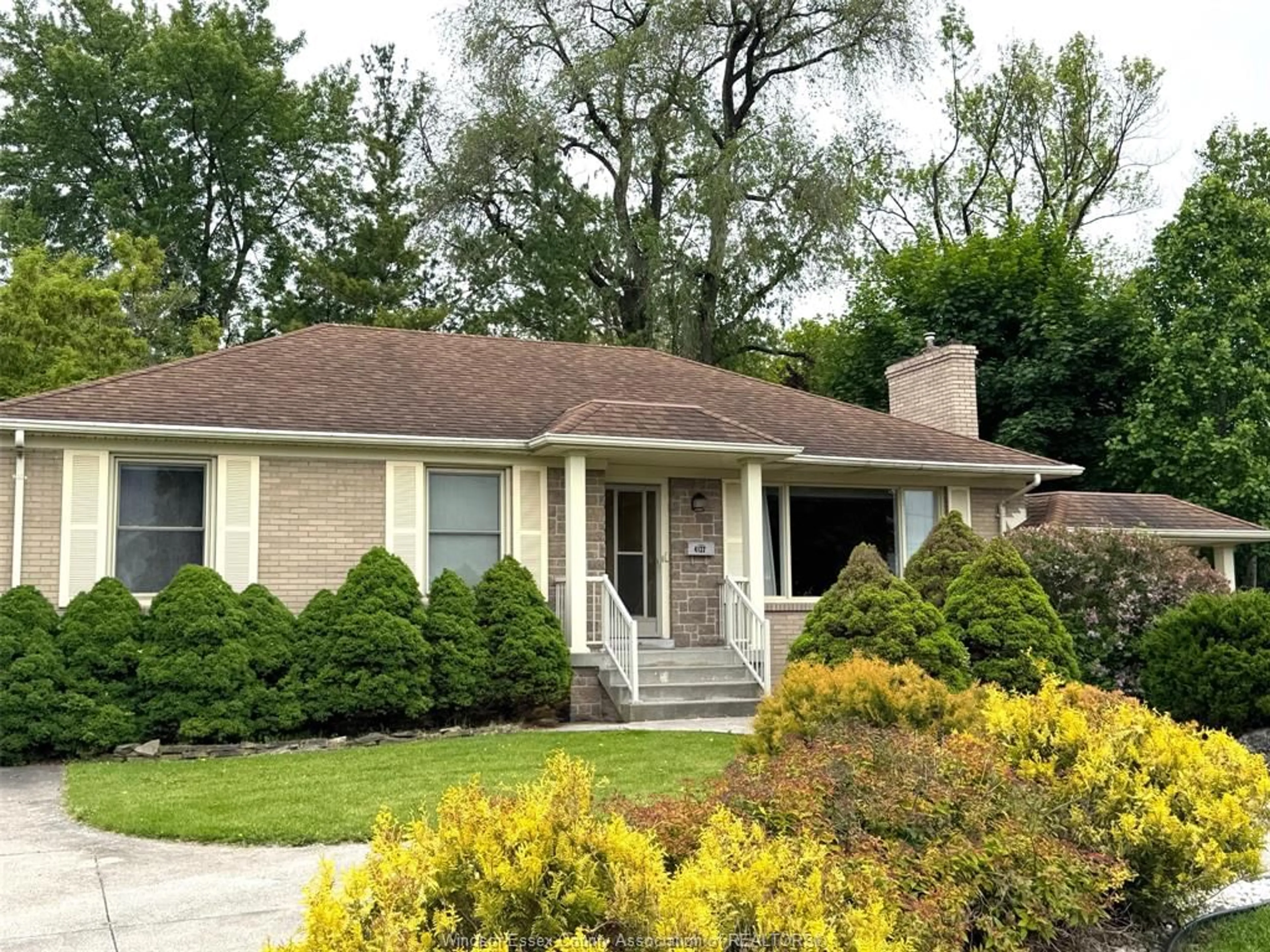 Home with vinyl exterior material, street for 4127 RIVERSIDE Dr, Windsor Ontario N8Y 1B4