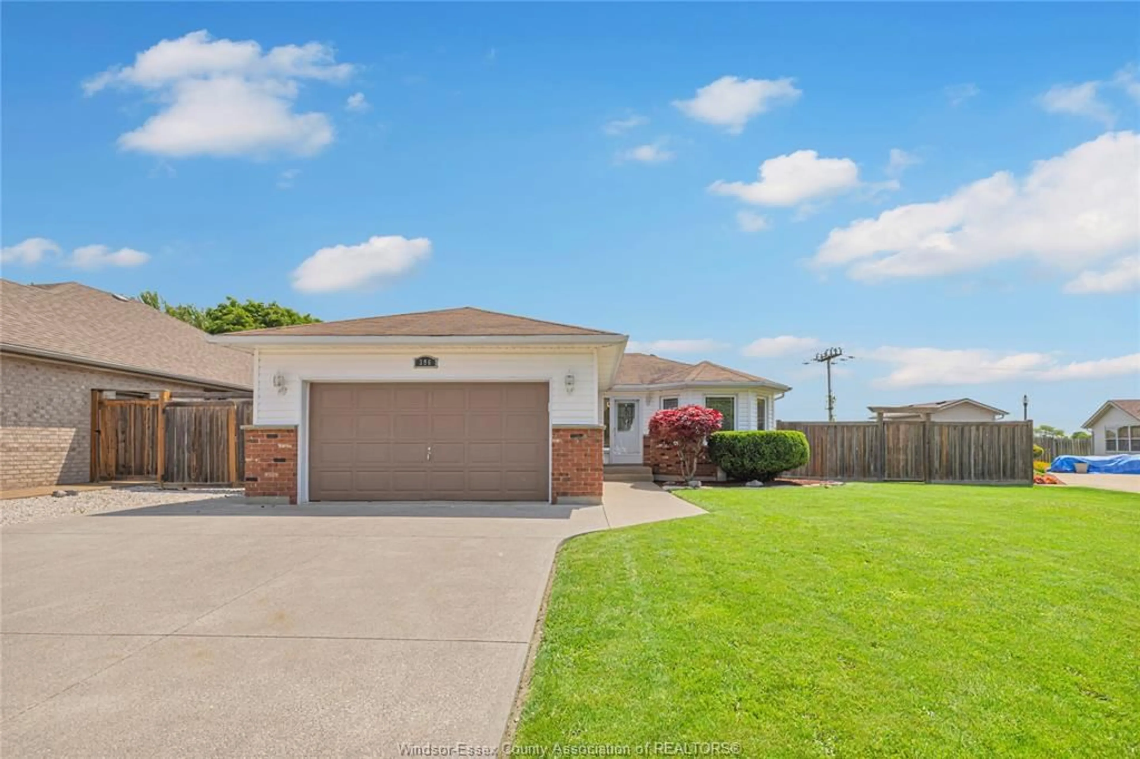 A pic from outside/outdoor area/front of a property/back of a property/a pic from drone, water/lake/river/ocean view for 396 Summer Ridge, Amherstburg Ontario N9V 3W6