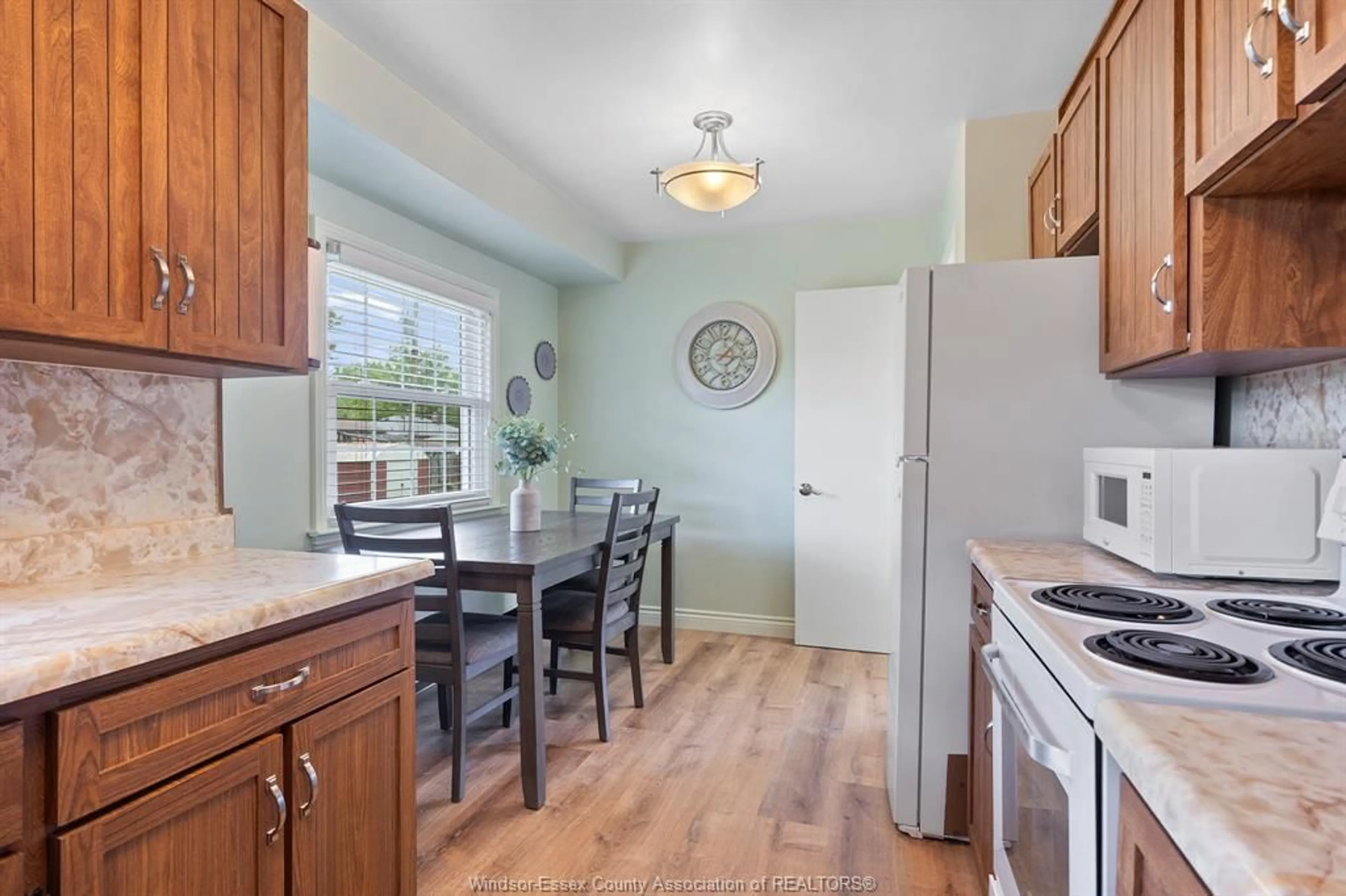 Standard kitchen, unknown for 1215 FAIRVIEW, Windsor Ontario N8S 3E8