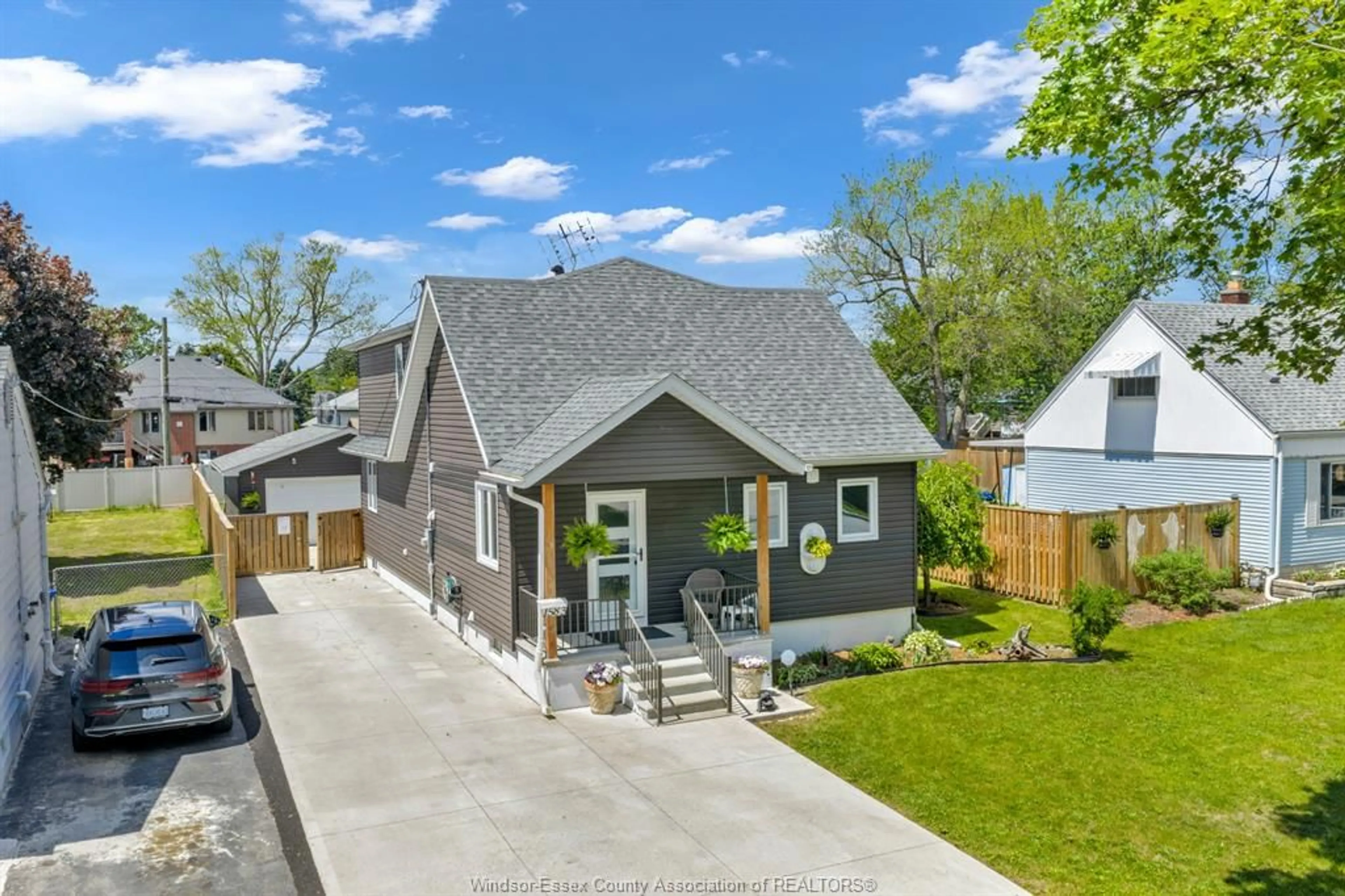 A pic from outside/outdoor area/front of a property/back of a property/a pic from drone, street for 1583 Bernard Rd, Windsor Ontario N8Y 4K5