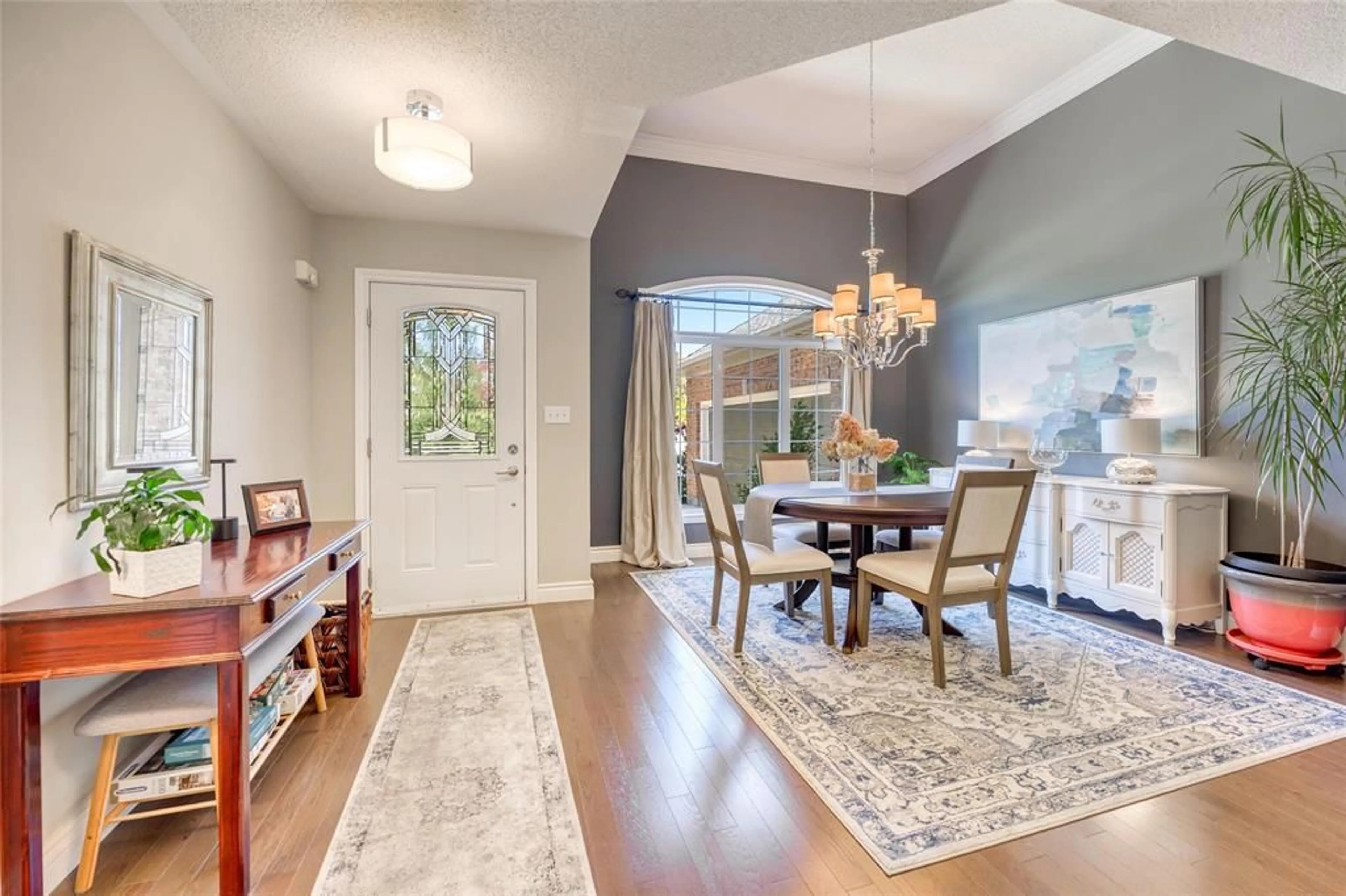 Indoor entryway for 768 LAMBTON Crt, Sarnia Ontario N7S 6B6