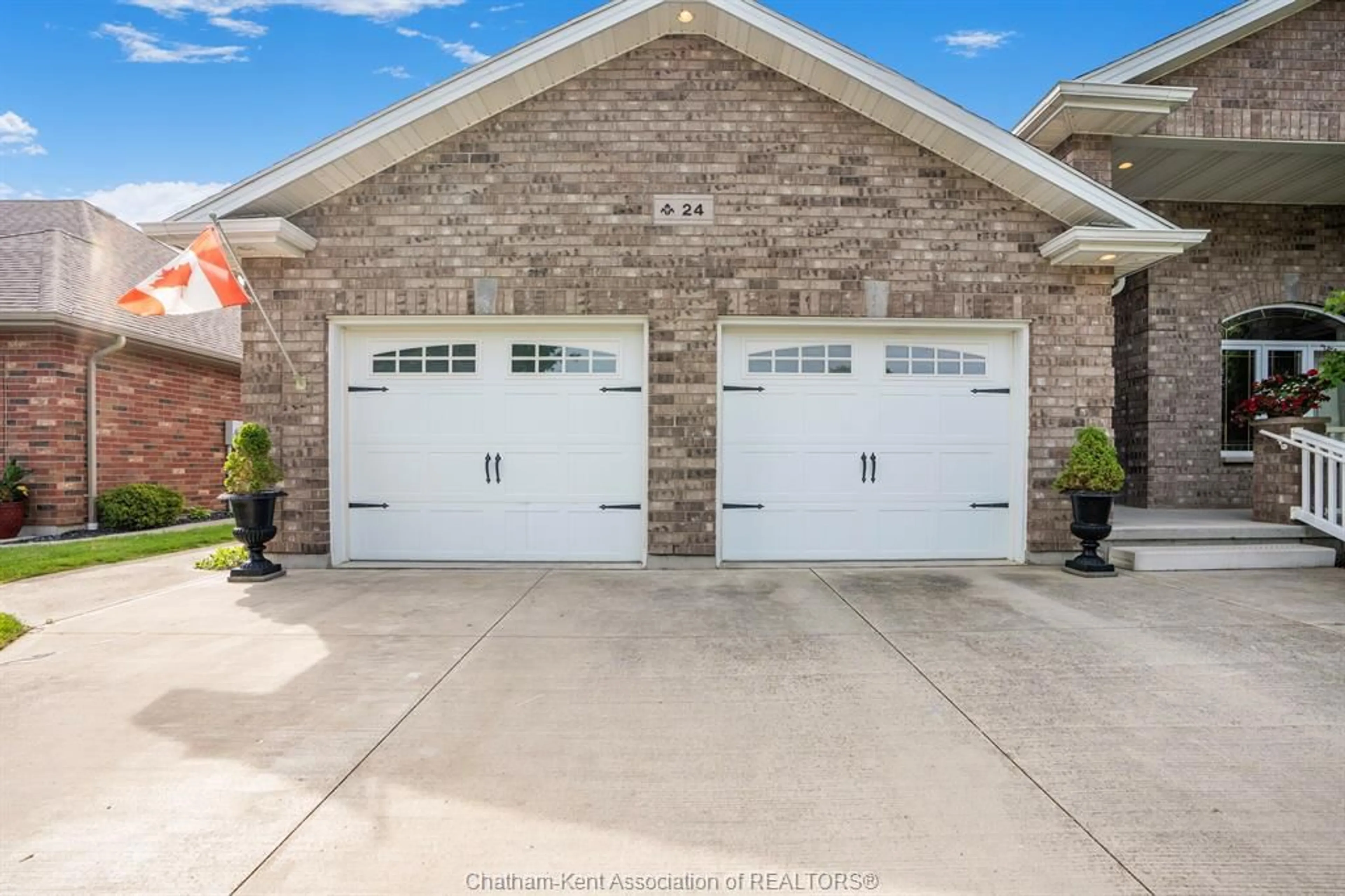 Indoor garage for 24 VALENCIA Dr, Chatham Ontario N7L 0A9