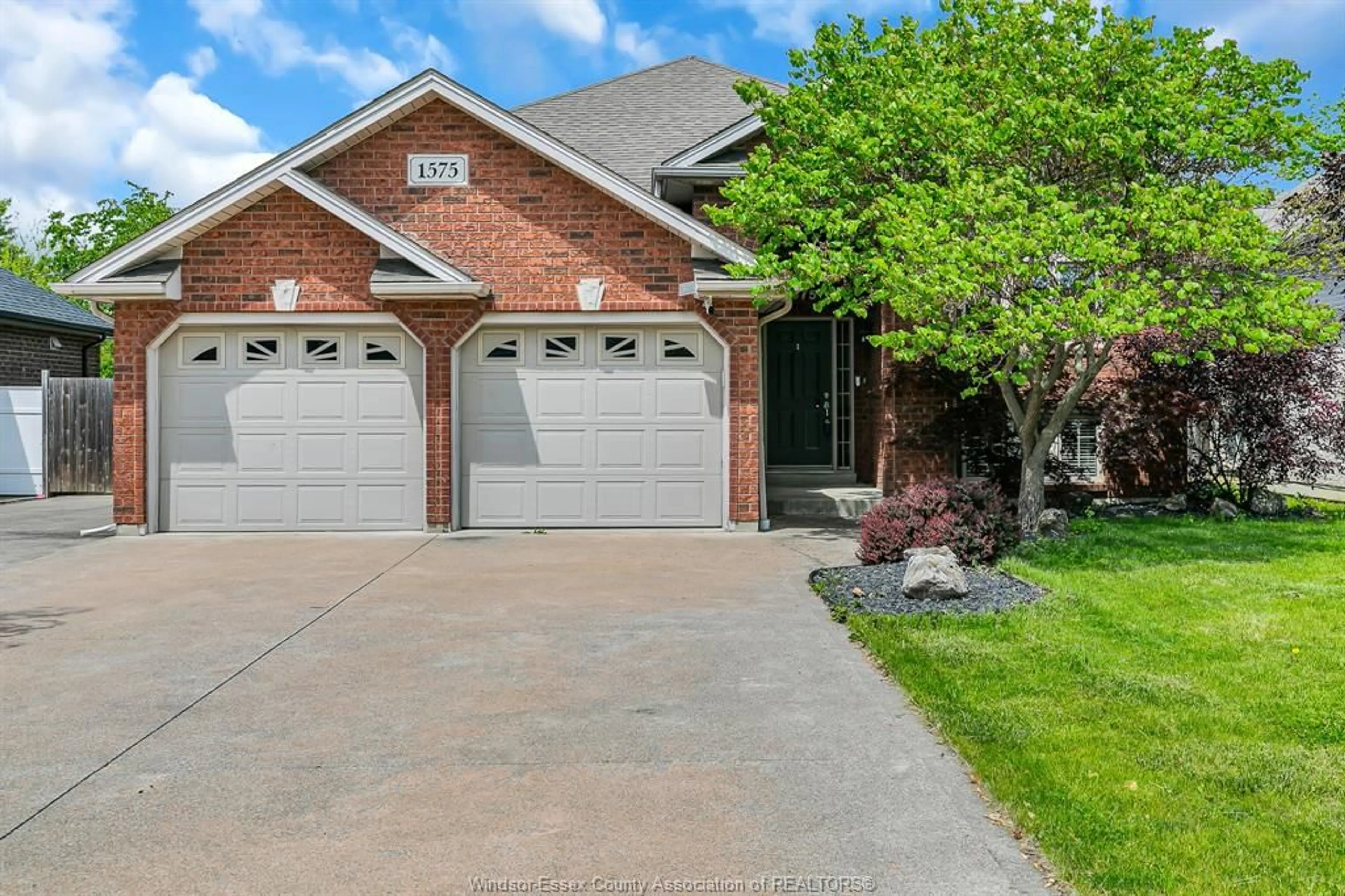 Home with brick exterior material, street for 1575 OUTRAM AVE, LaSalle Ontario N9J 3M3