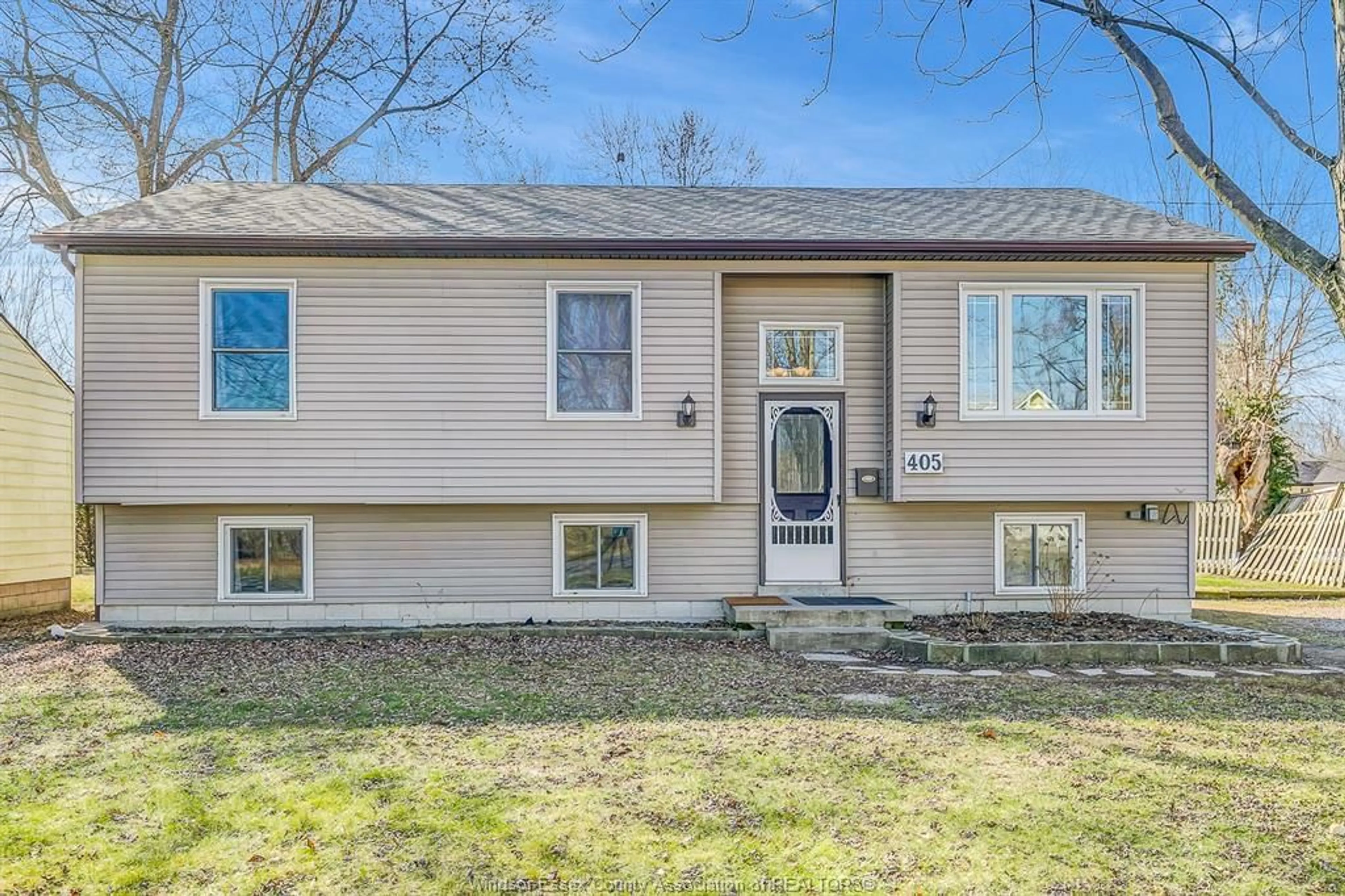 Home with vinyl exterior material, street for 405 RIVER Ave, LaSalle Ontario N9J 1A1