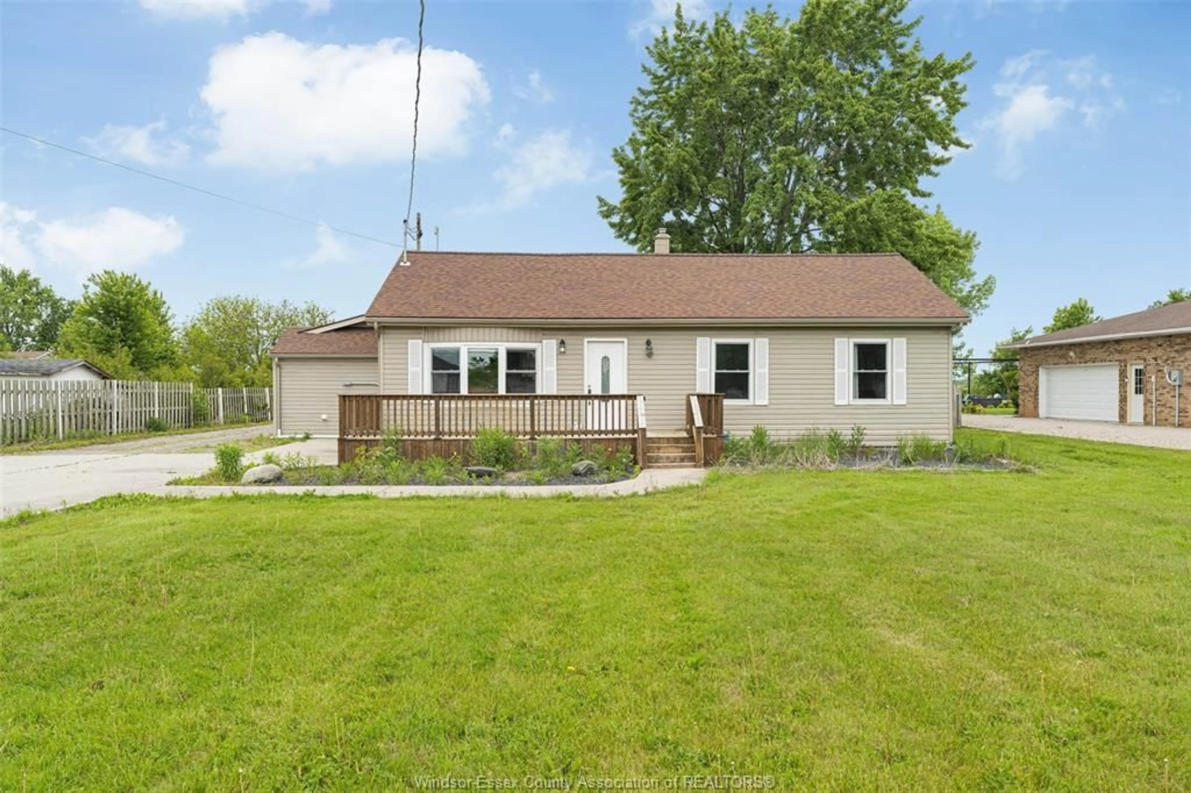 A pic from outside/outdoor area/front of a property/back of a property/a pic from drone, street for 525 HIGHWAY 77, Leamington Ontario N8H 3V8
