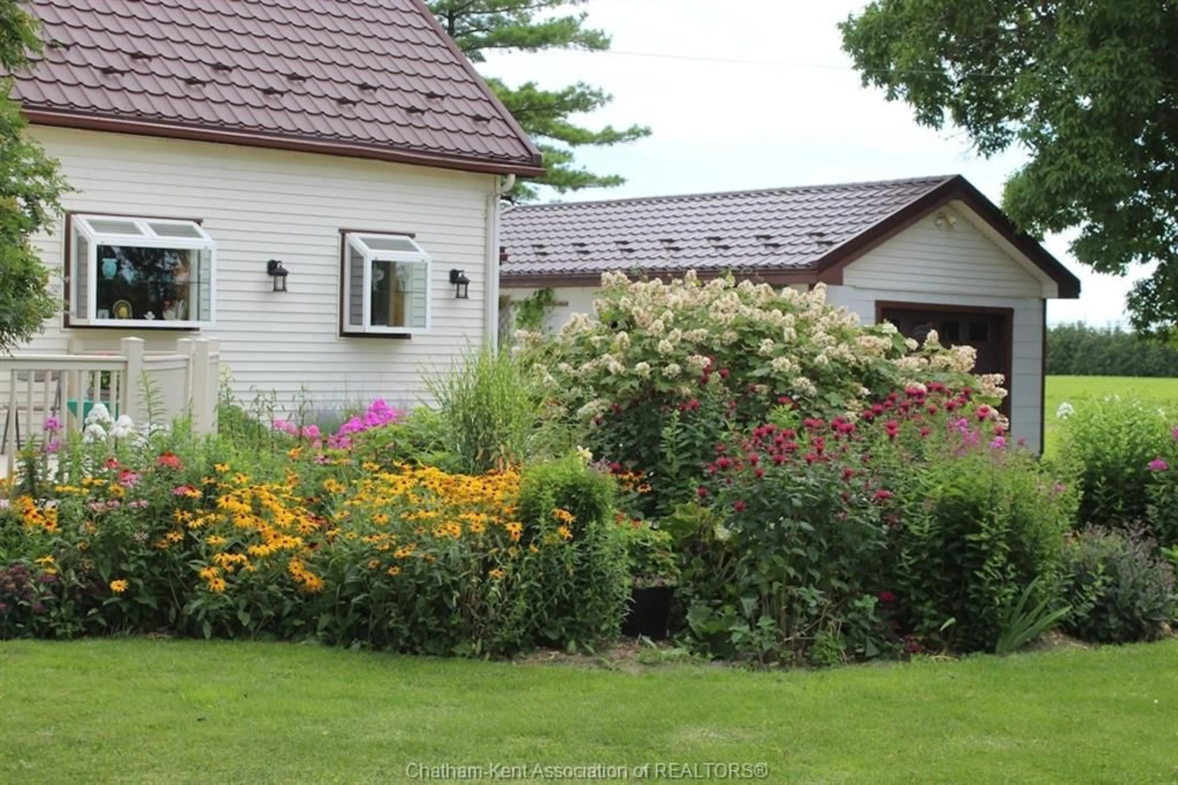 Unknown for 21983 Communication Rd, Chatham-Kent Ontario N7M 5J3