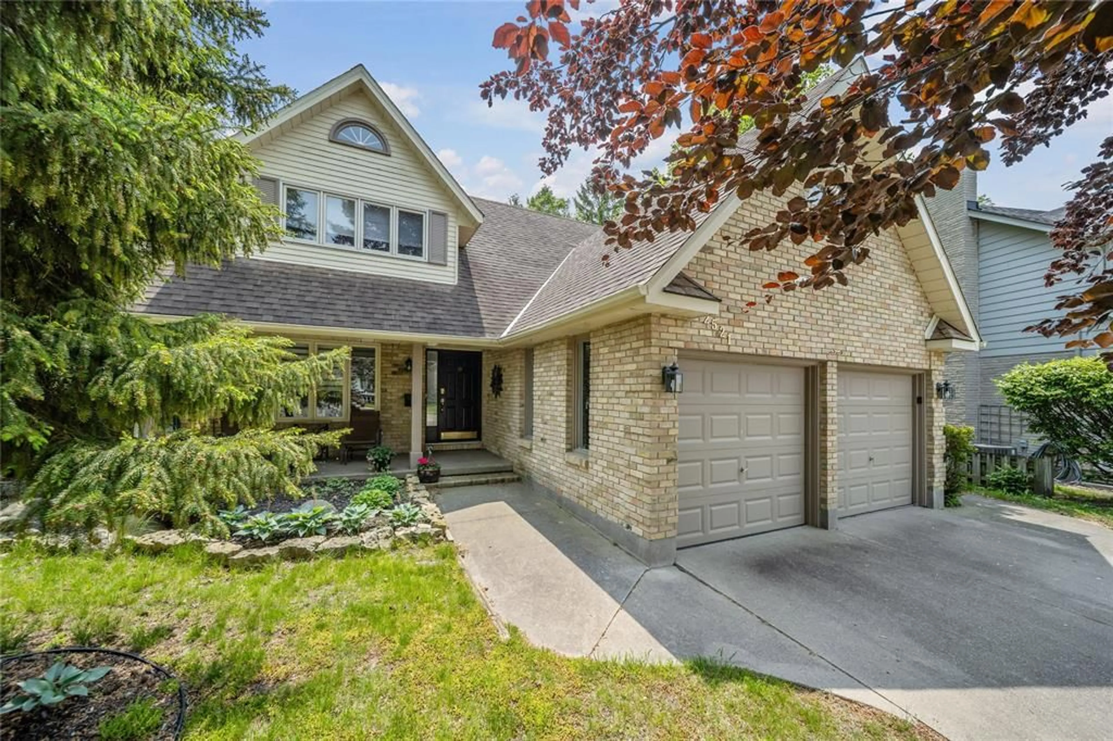 Home with brick exterior material, street for 2521 EASTFIELD Close, Sarnia Ontario N0N 1C0