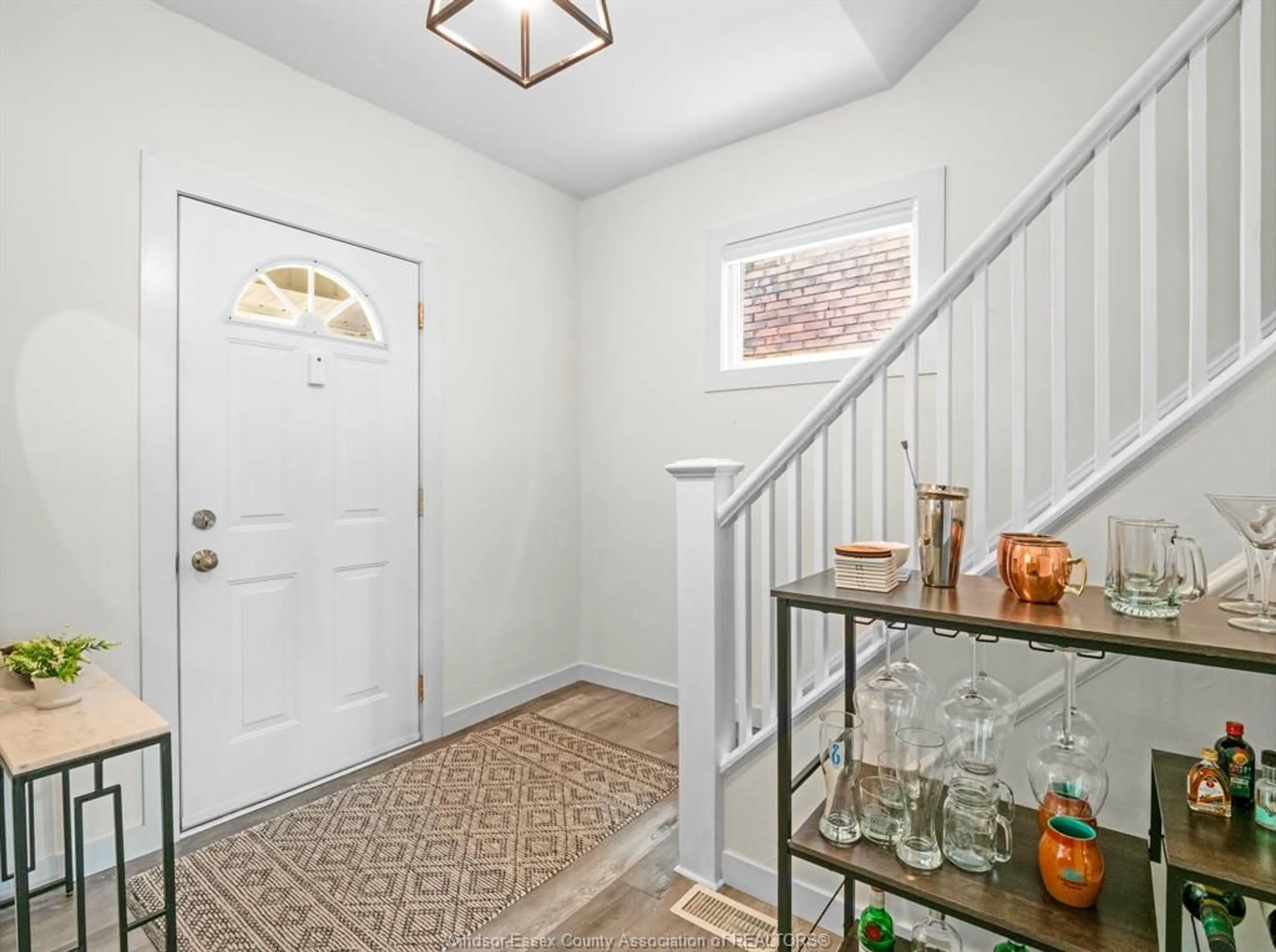 Indoor entryway for 1454 MOY Ave, Windsor Ontario N8X 4S8