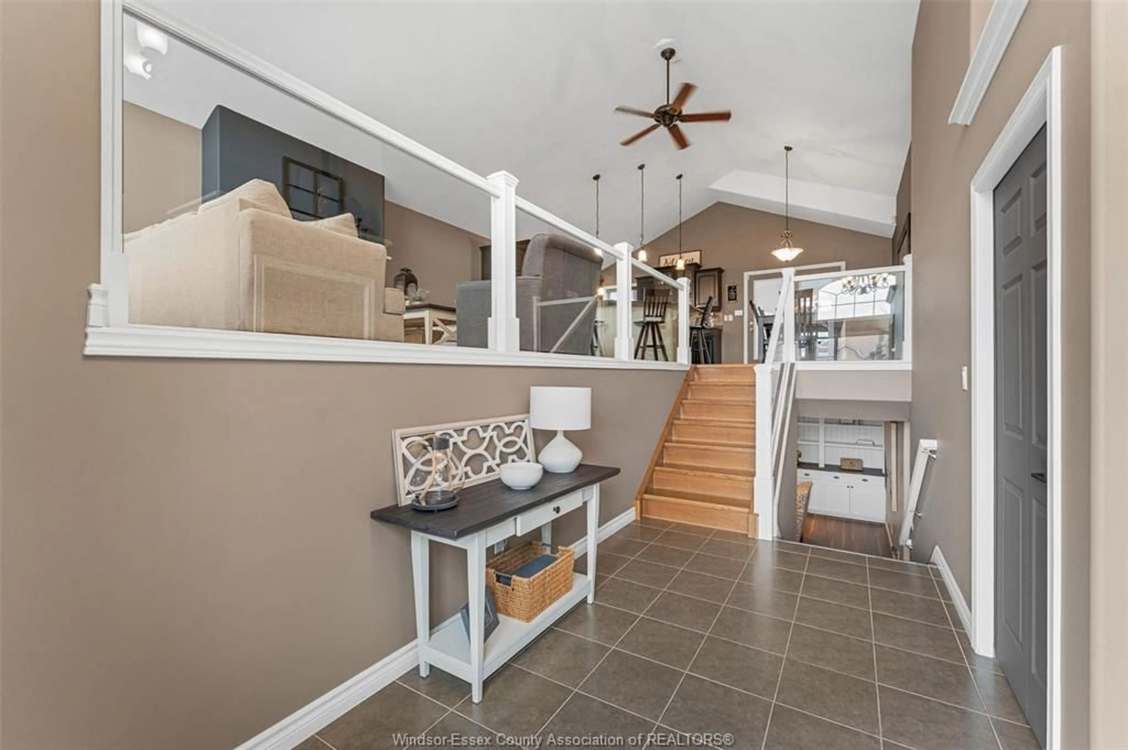 Indoor entryway for 250 ST PETER, Belle River Ontario N0R 1A0