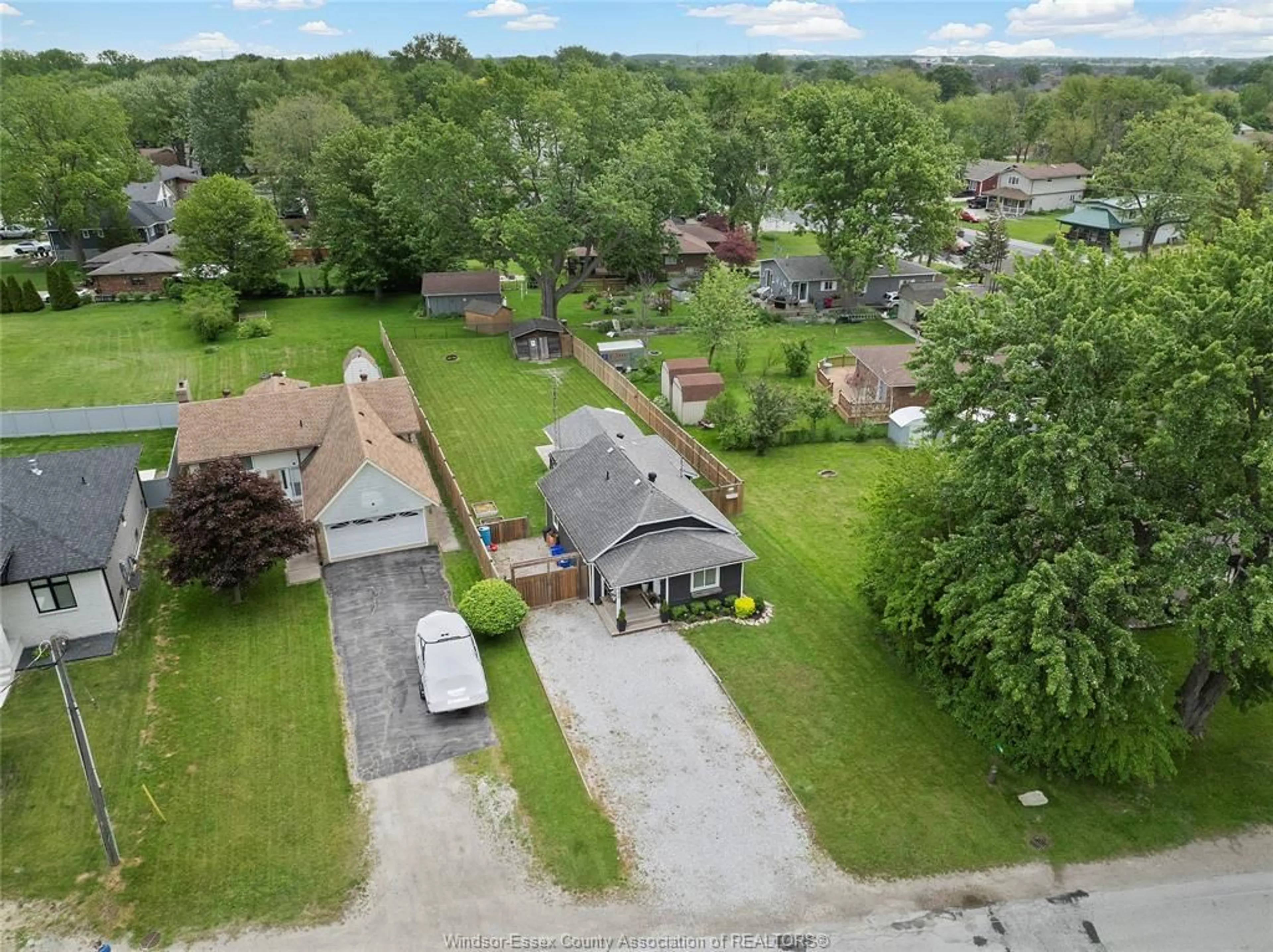 A pic from outside/outdoor area/front of a property/back of a property/a pic from drone, street for 186 EAST PUCE Rd, Lakeshore Ontario N0R 1A0