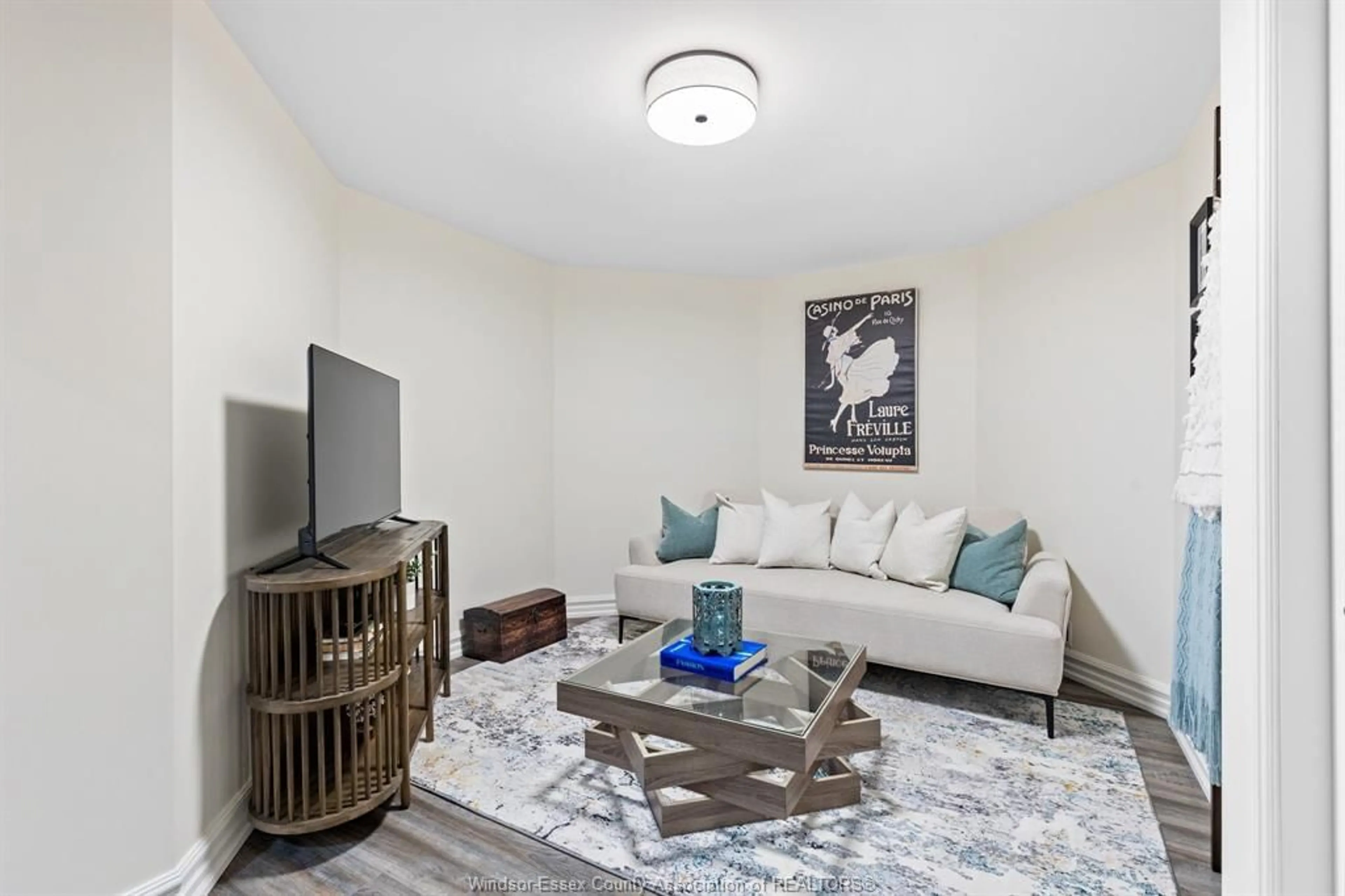 Living room with furniture, unknown for 208 CYRSTAL BAY Dr, Amherstburg Ontario N9V 4A6