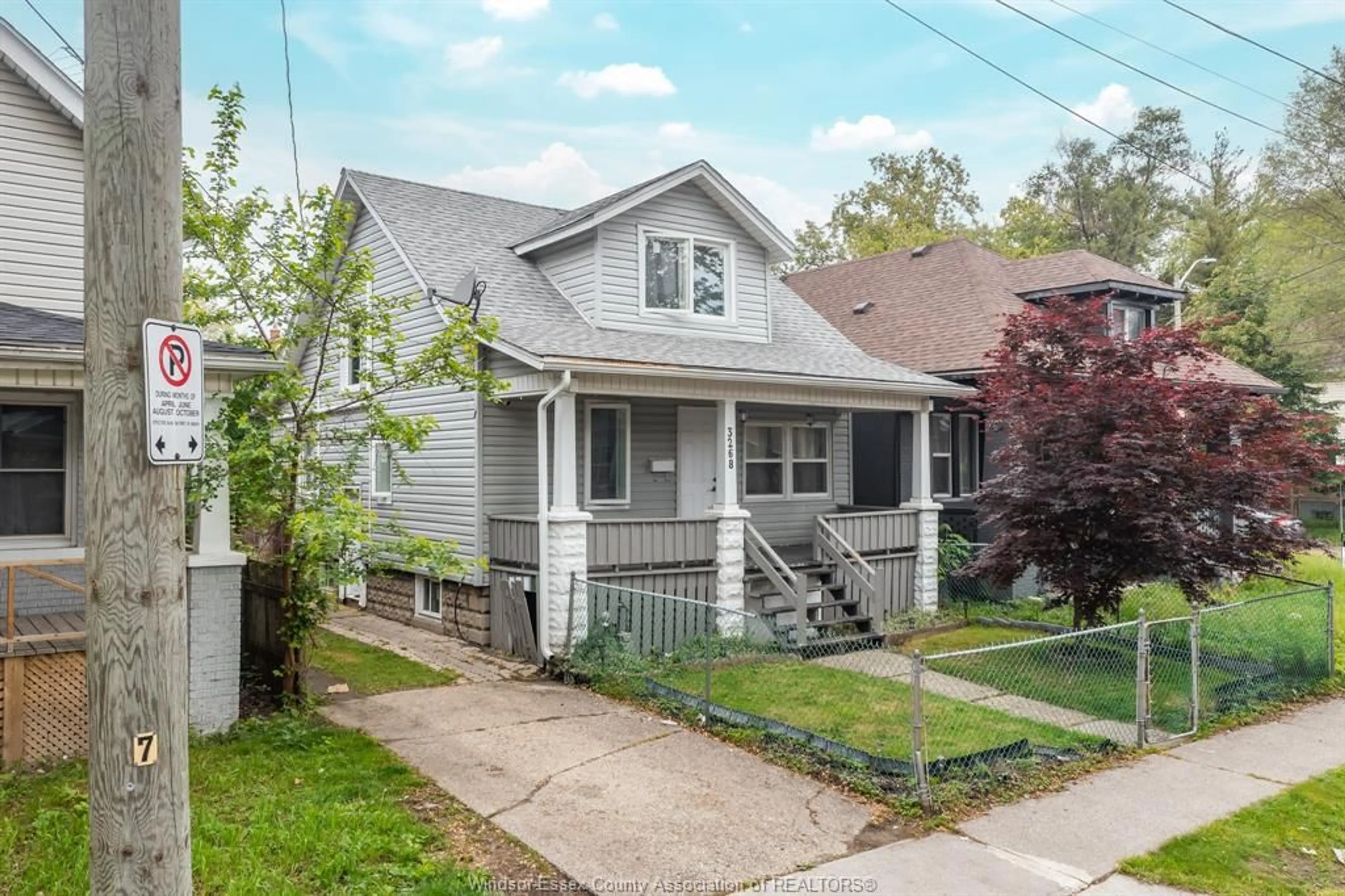 Home with vinyl exterior material, street for 3268 BABY ST, Windsor Ontario N9C 1K8