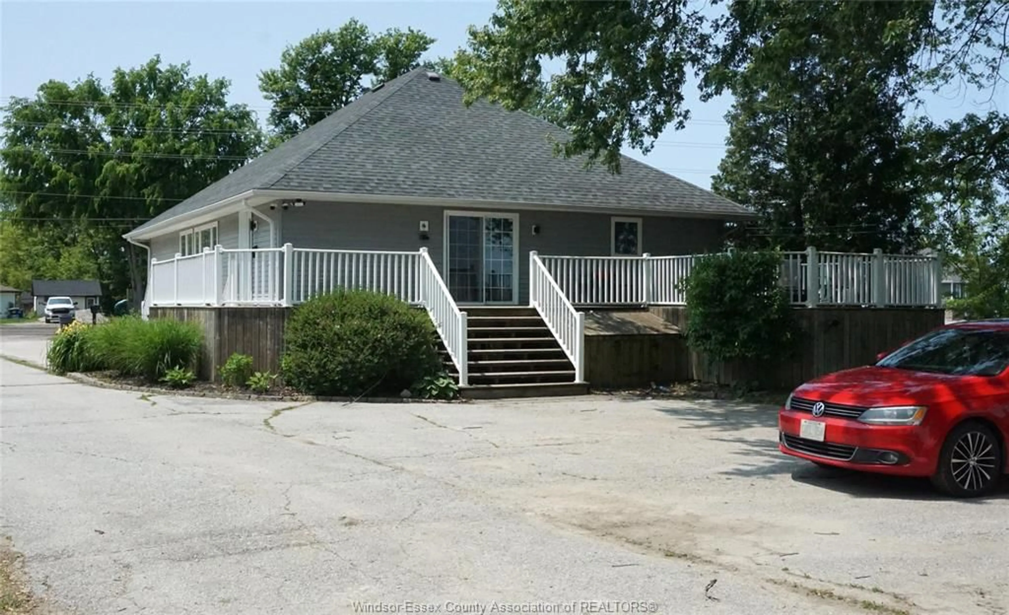 Unknown for 2125 FRONT, Amherstburg Ontario N9V 3R3