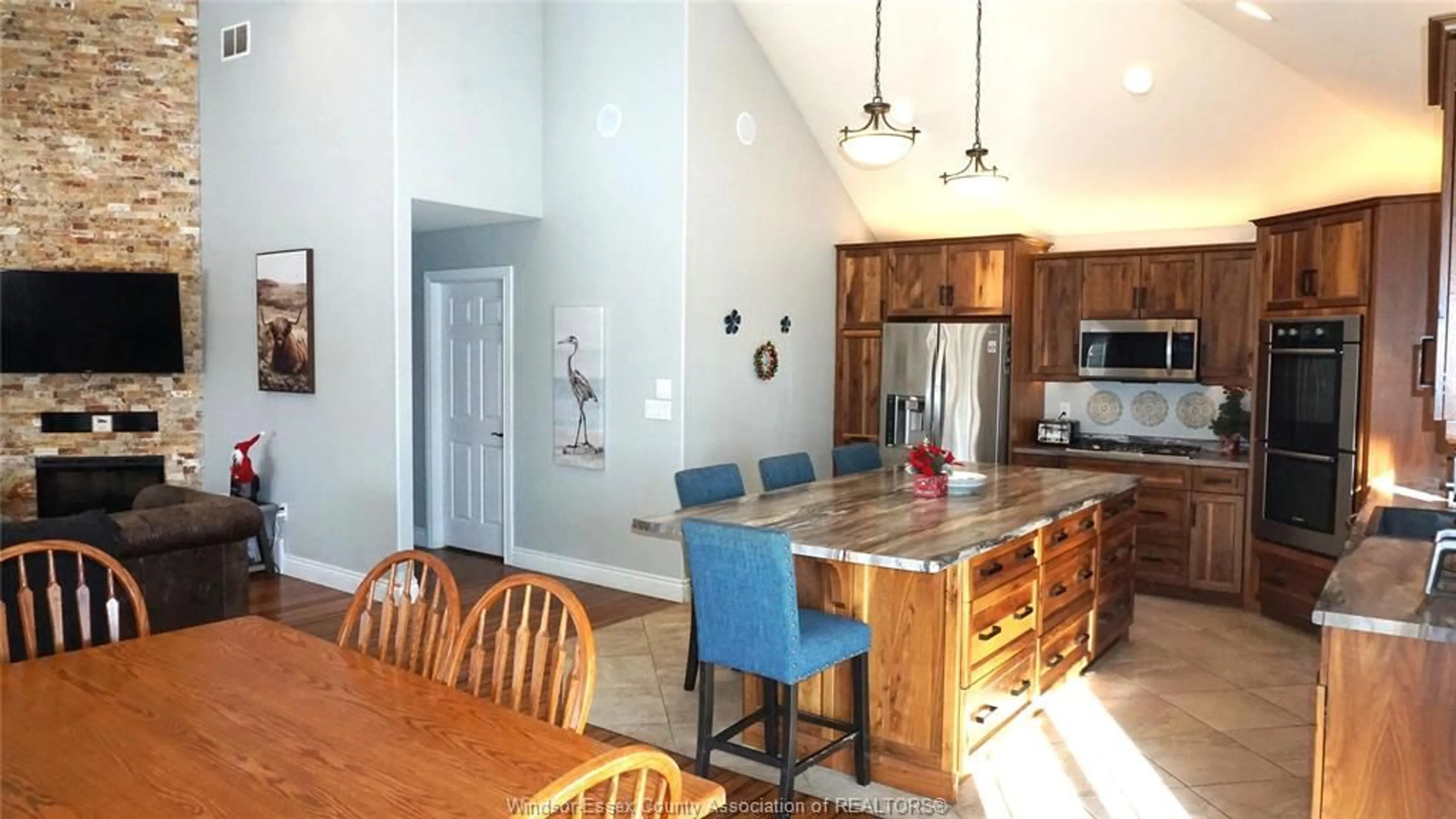 Open concept kitchen, unknown for 2125 FRONT, Amherstburg Ontario N9V 3R3