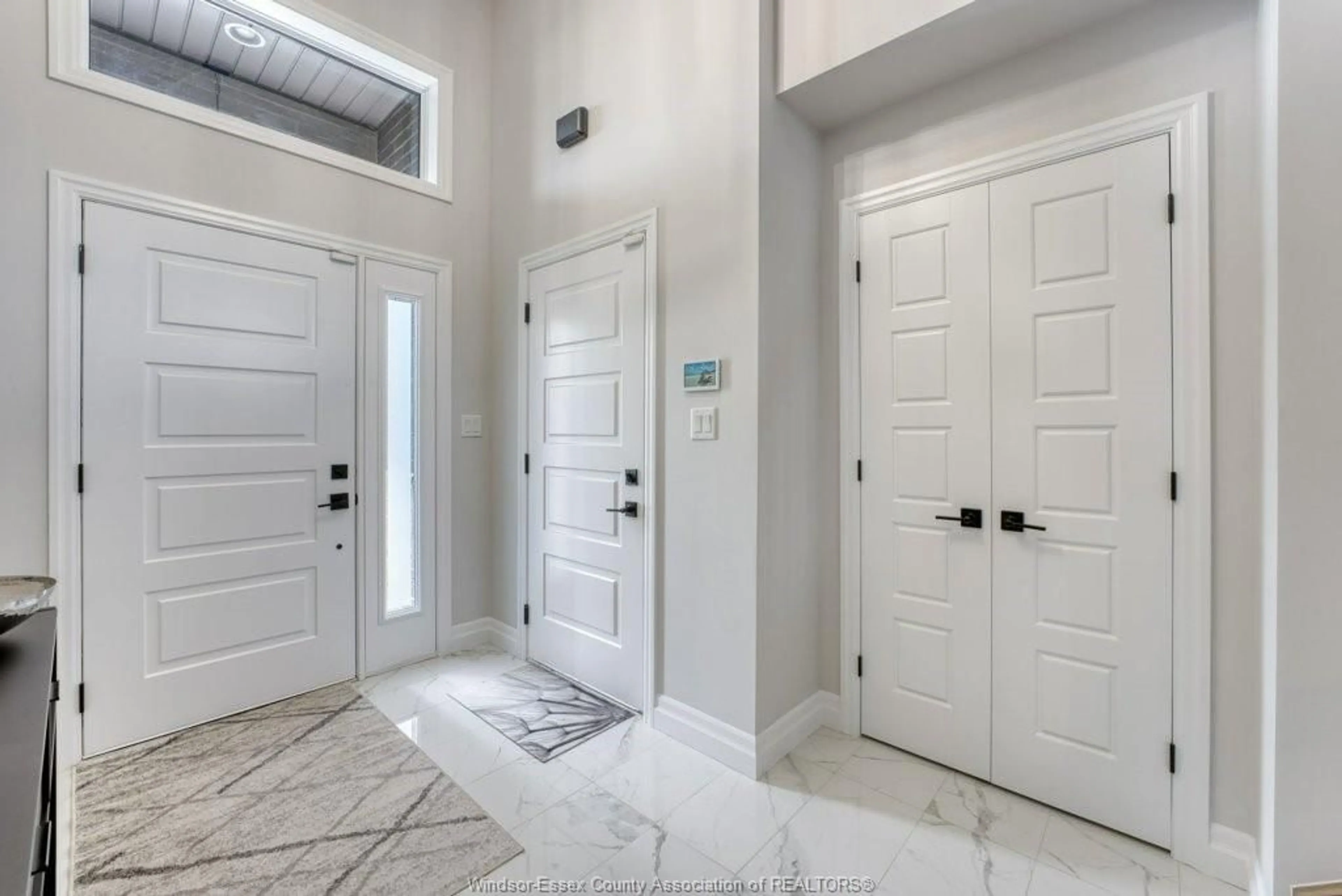 Indoor entryway for 211 Bartlett Rd, Amherstburg Ontario N9V 0G8