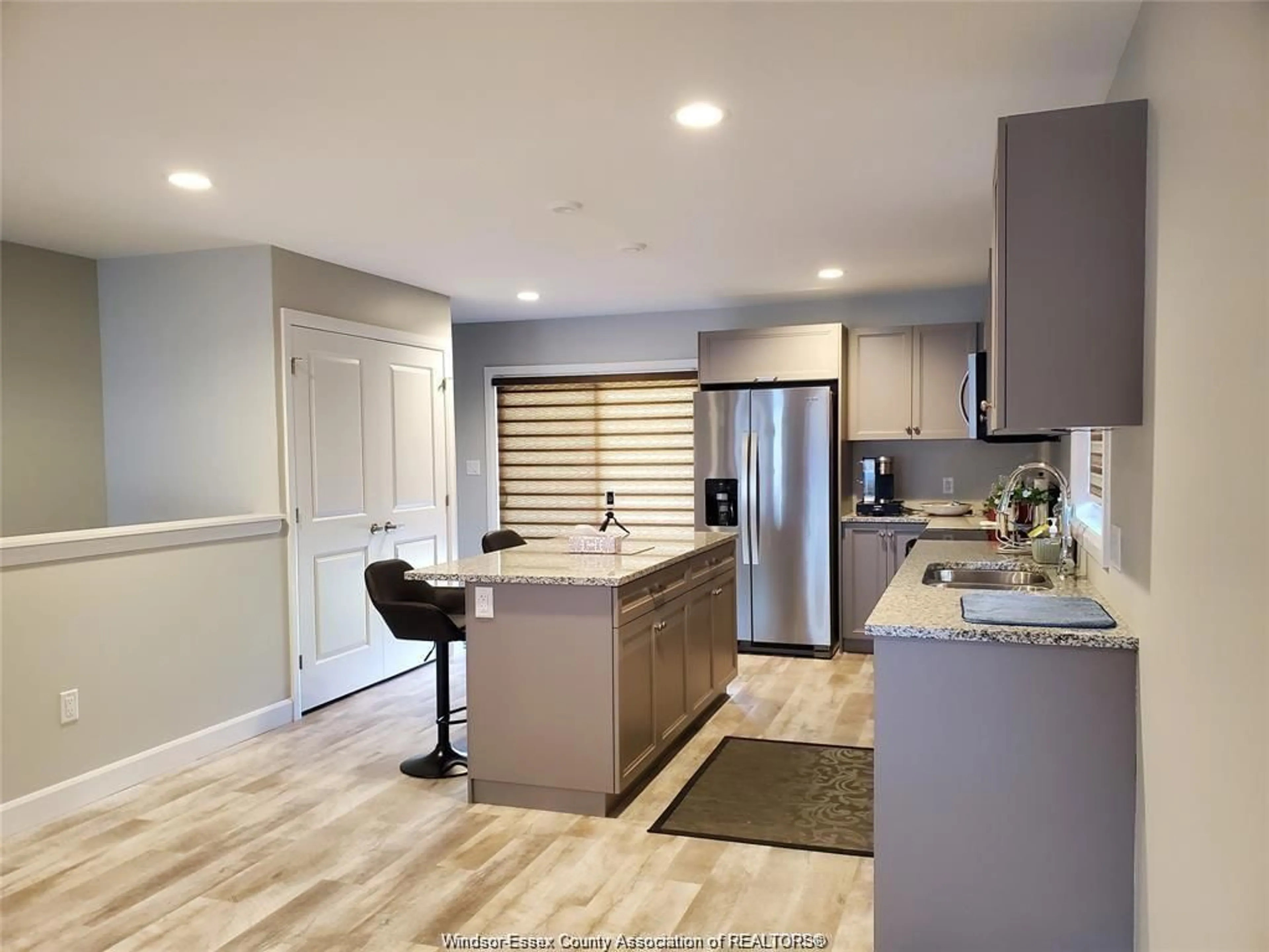 Open concept kitchen, ceramic/tile floor for 243 MANNING Dr, Chatham Ontario N7M 0S5