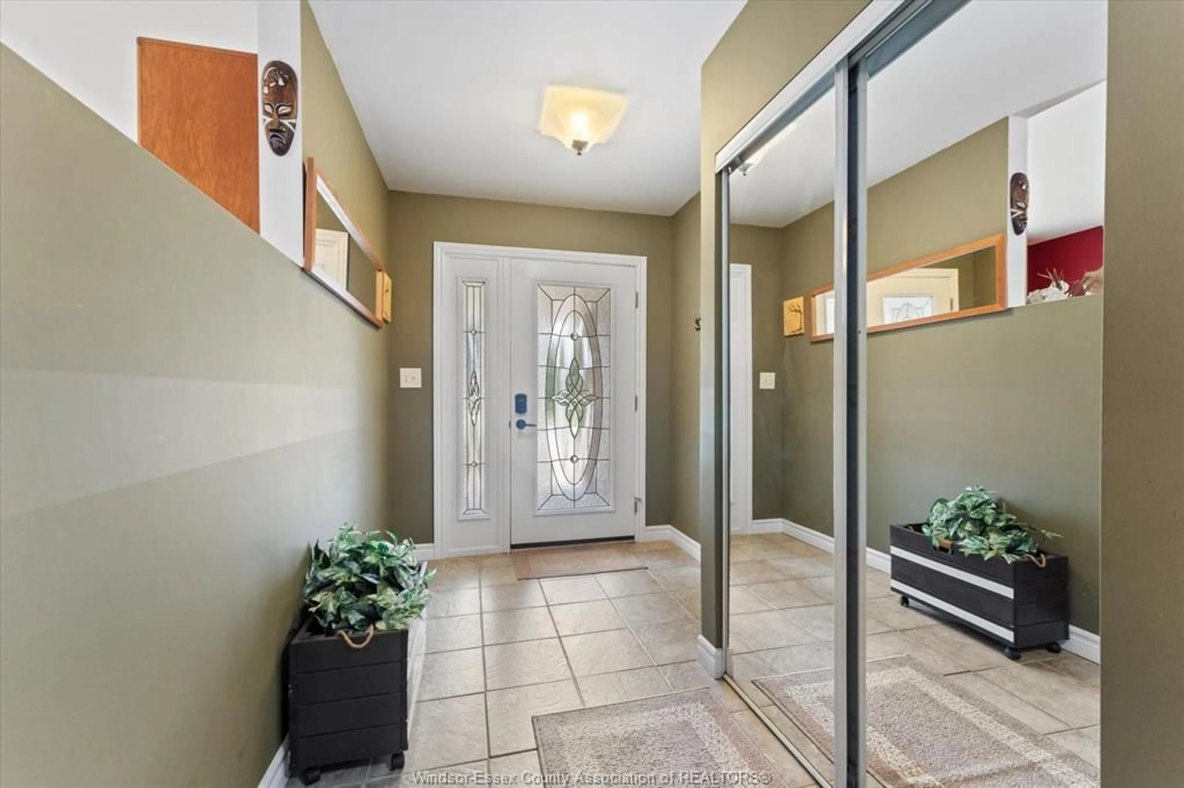Indoor entryway for 241 MELANIE Lane, Lakeshore Ontario N0R 1A0