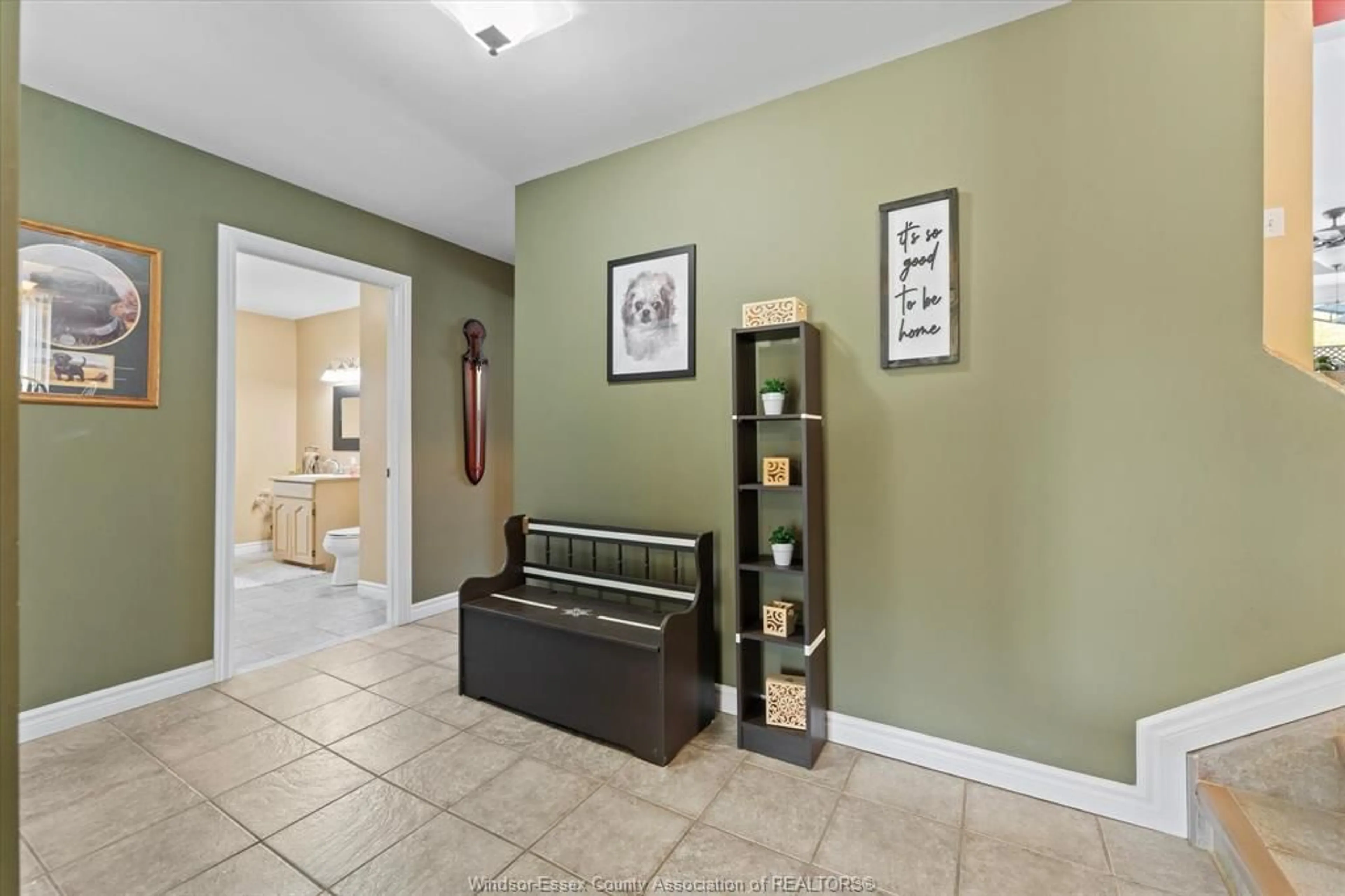 Indoor entryway for 241 MELANIE Lane, Lakeshore Ontario N0R 1A0