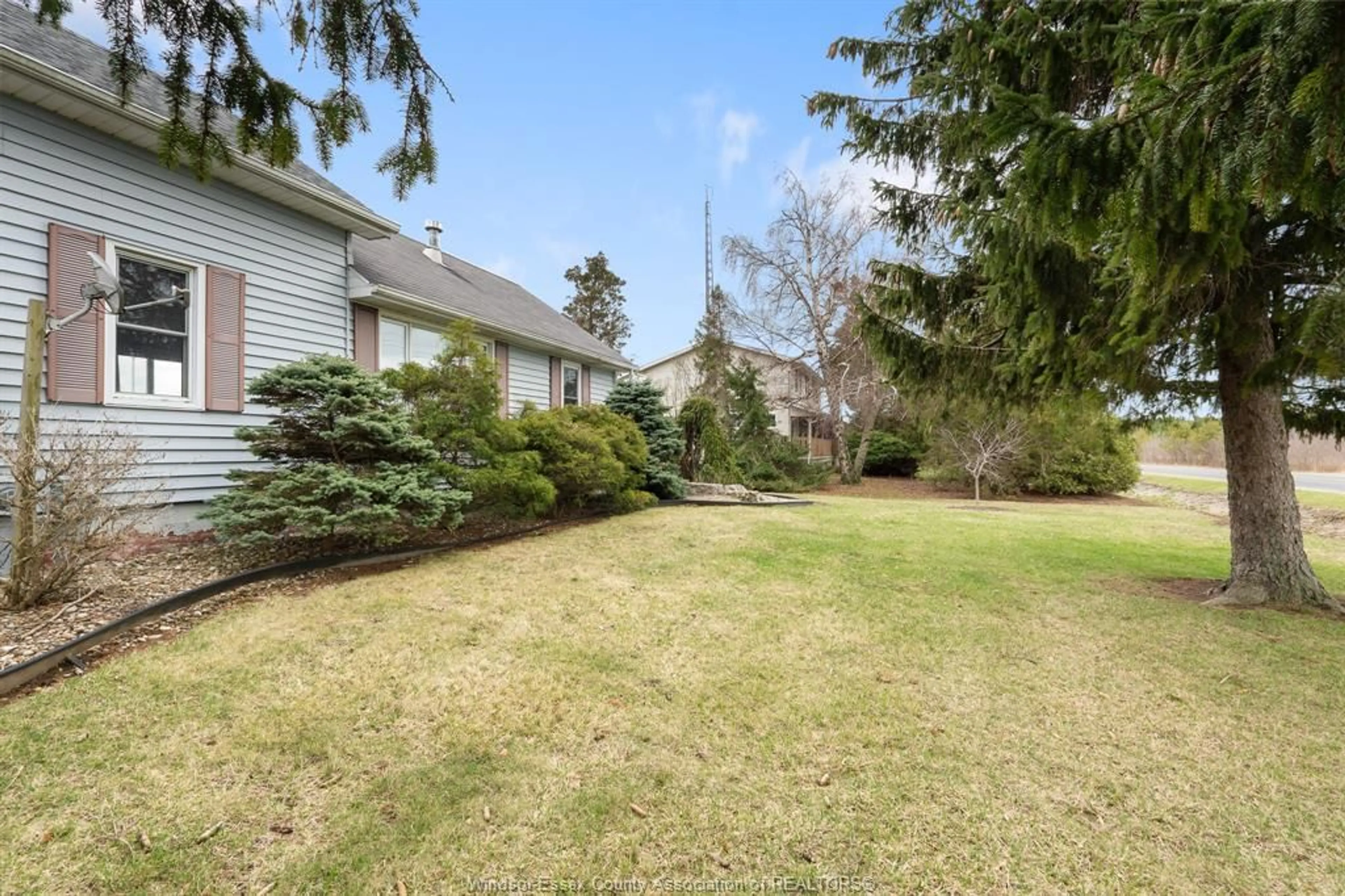 Patio, street for 1300 Mersea Road B, Leamington Ontario N8H 3V7