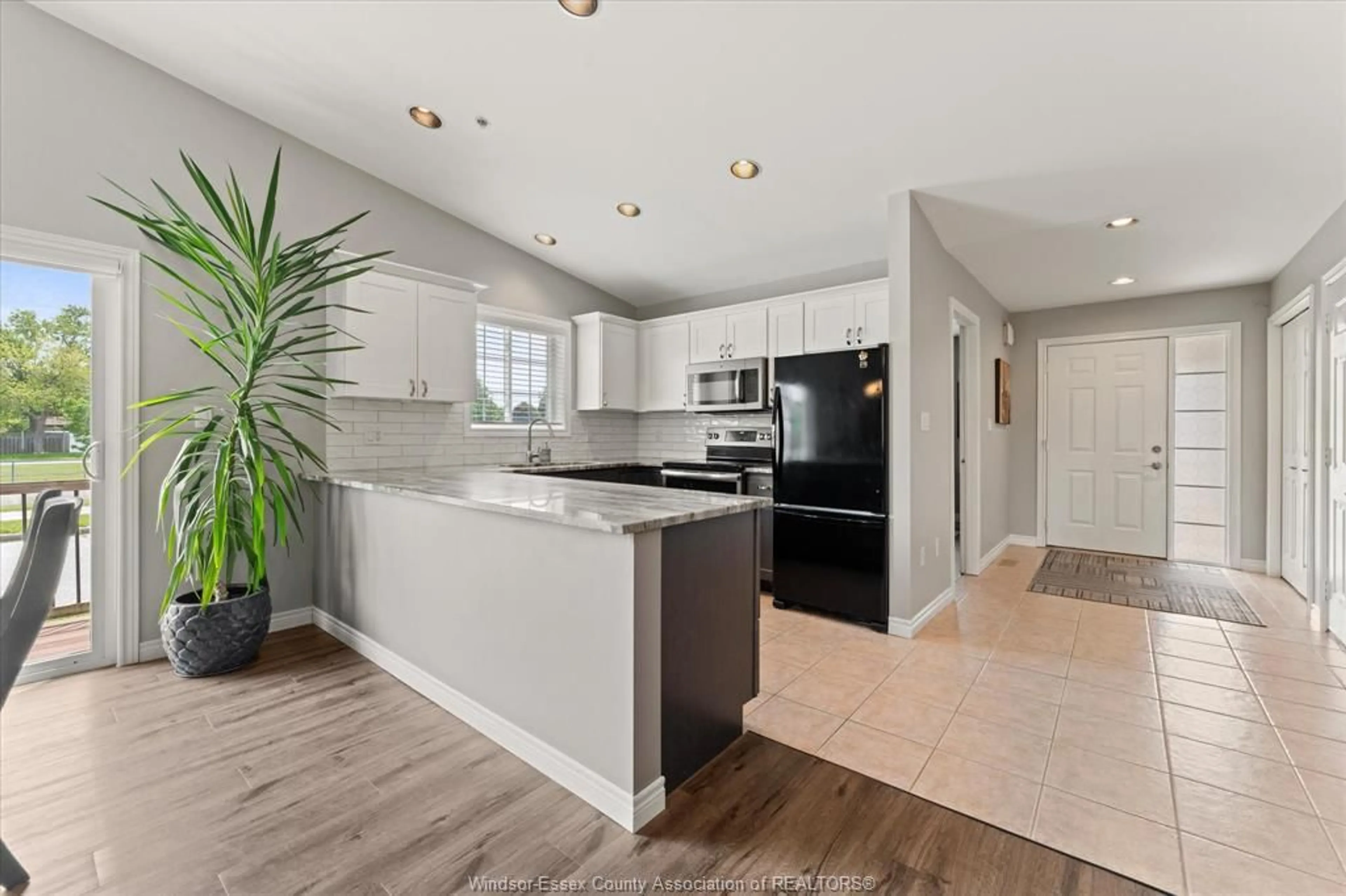 Open concept kitchen, unknown for 2998 VIRGINIA PARK Ave, Windsor Ontario N9E 4X7