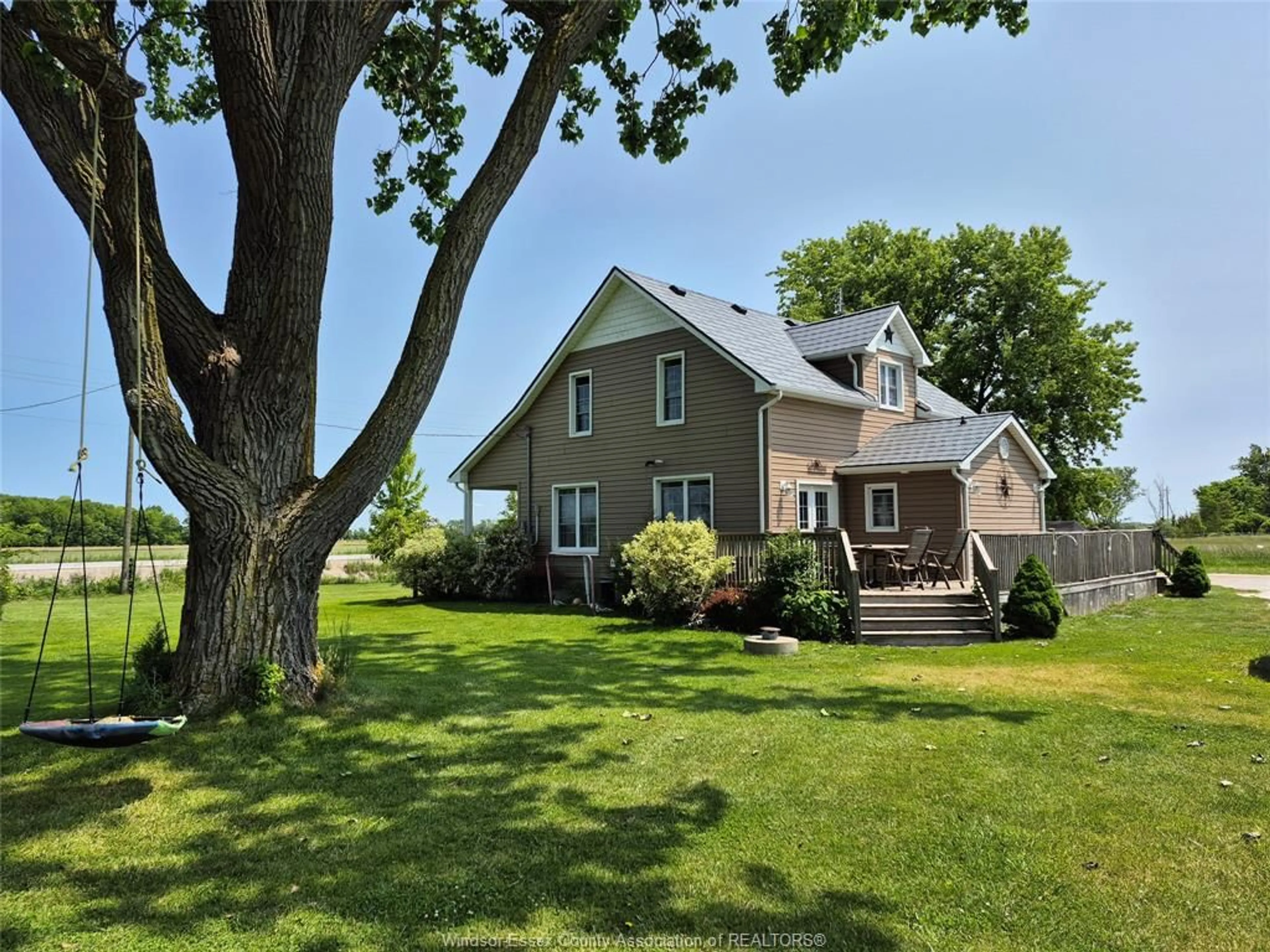 A pic from outside/outdoor area/front of a property/back of a property/a pic from drone, unknown for 482 COUNTY RD 8, Kingsville Ontario N0R 1V0