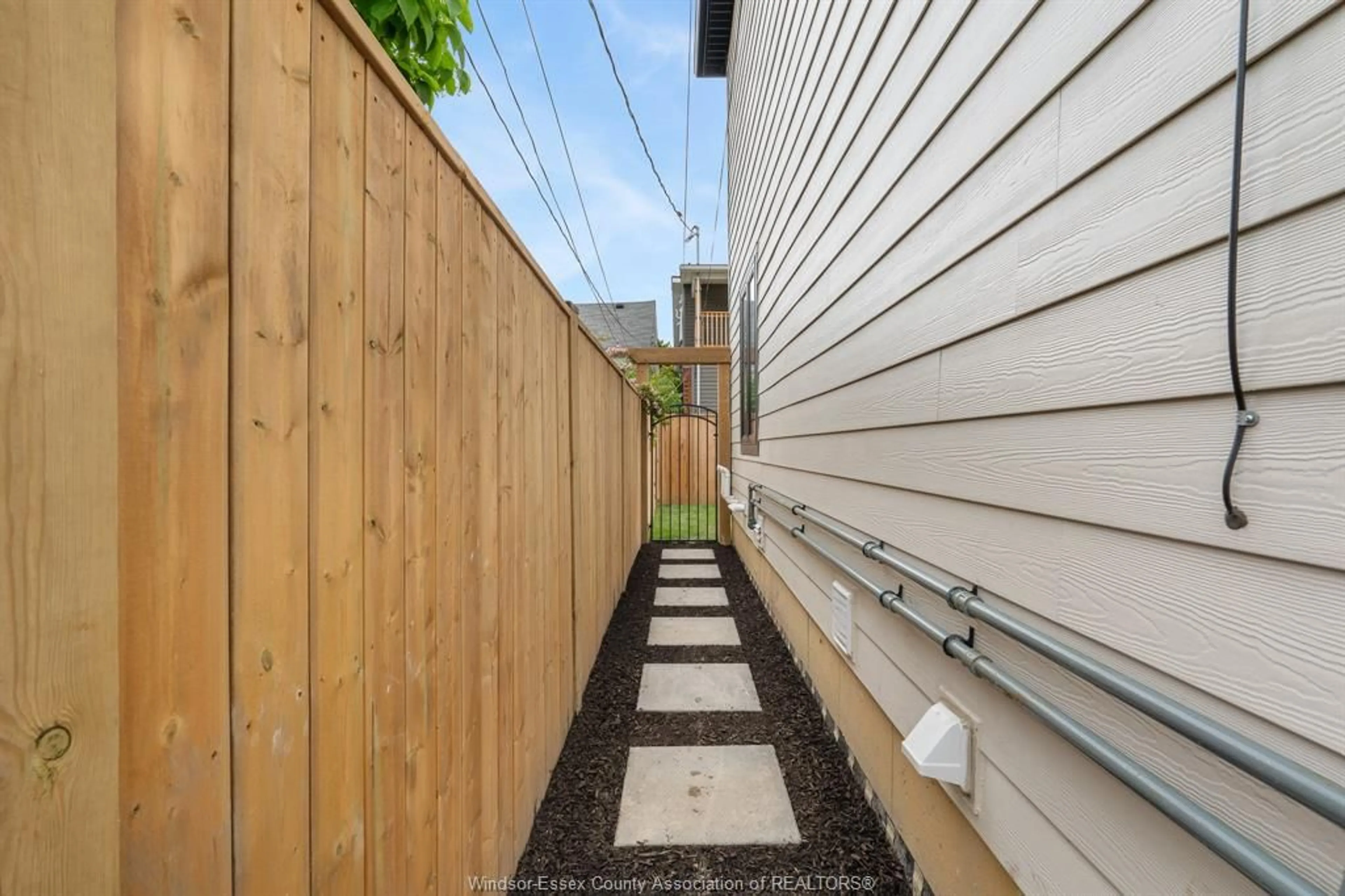 Patio, street for 870 Arthur, Windsor Ontario N8Y 3Y2