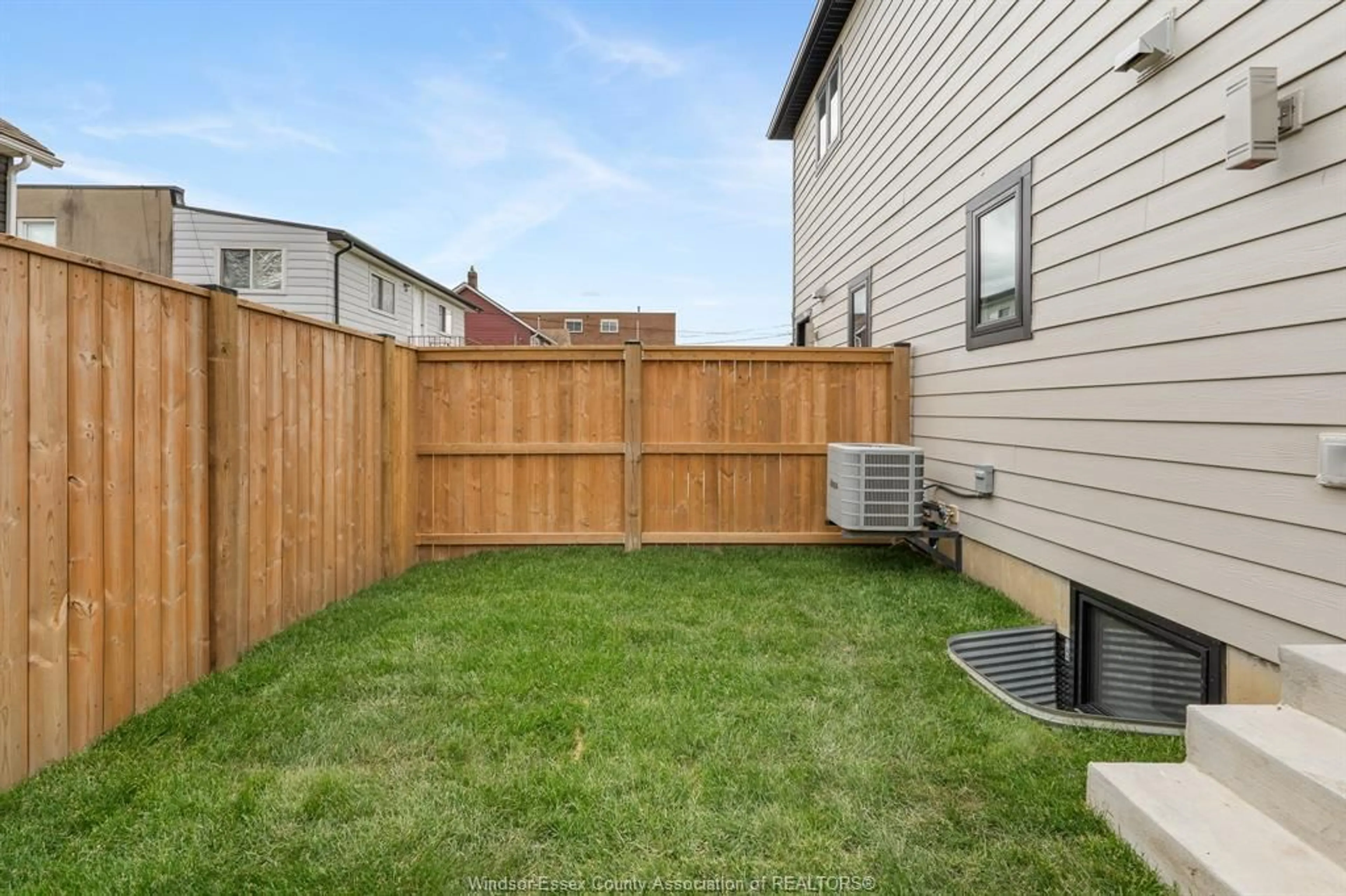 Patio, street for 870 Arthur, Windsor Ontario N8Y 3Y2