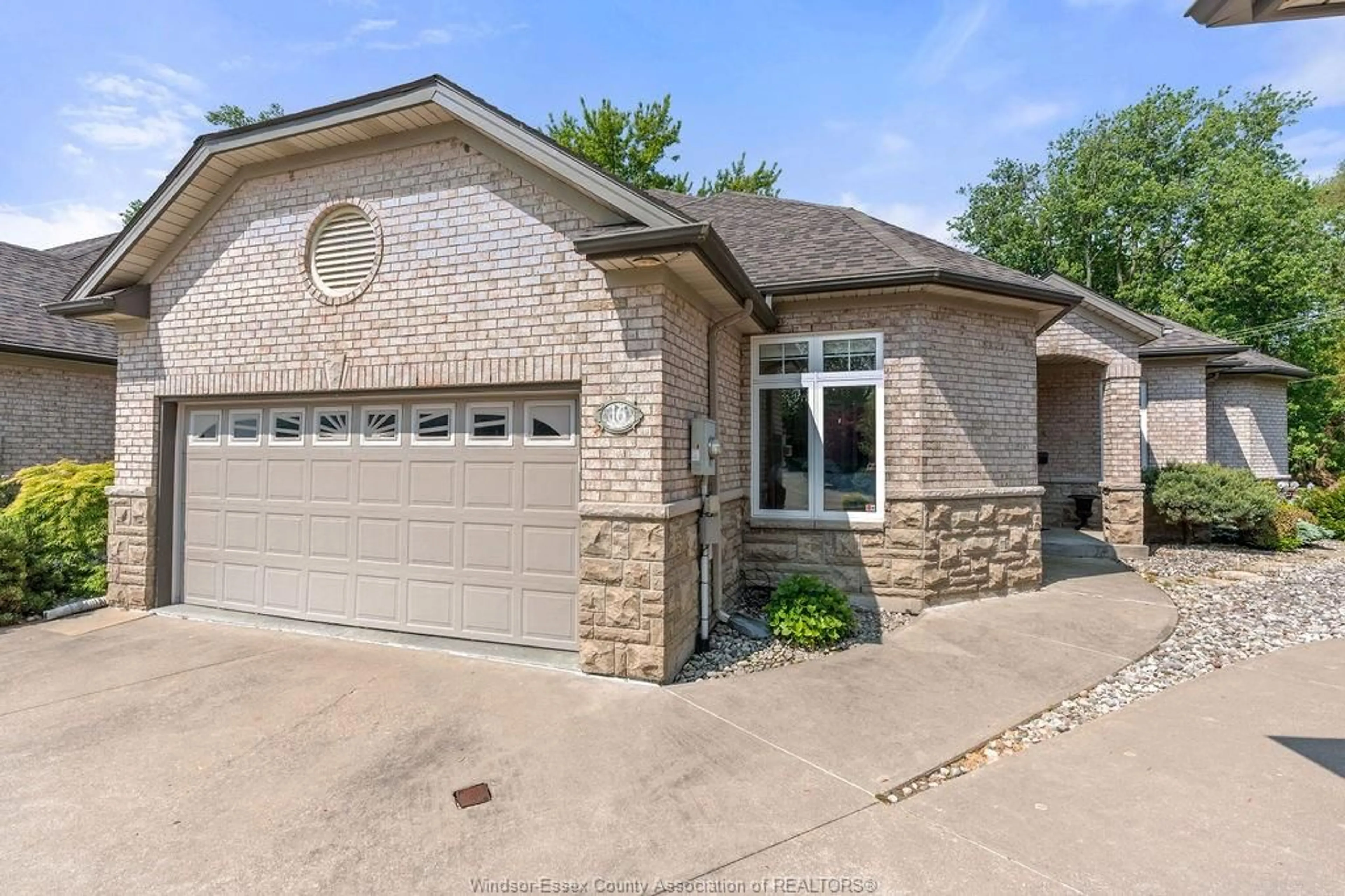 Home with brick exterior material, street for 16 LAKESIDE Cres, Kingsville Ontario N9Y 4C1