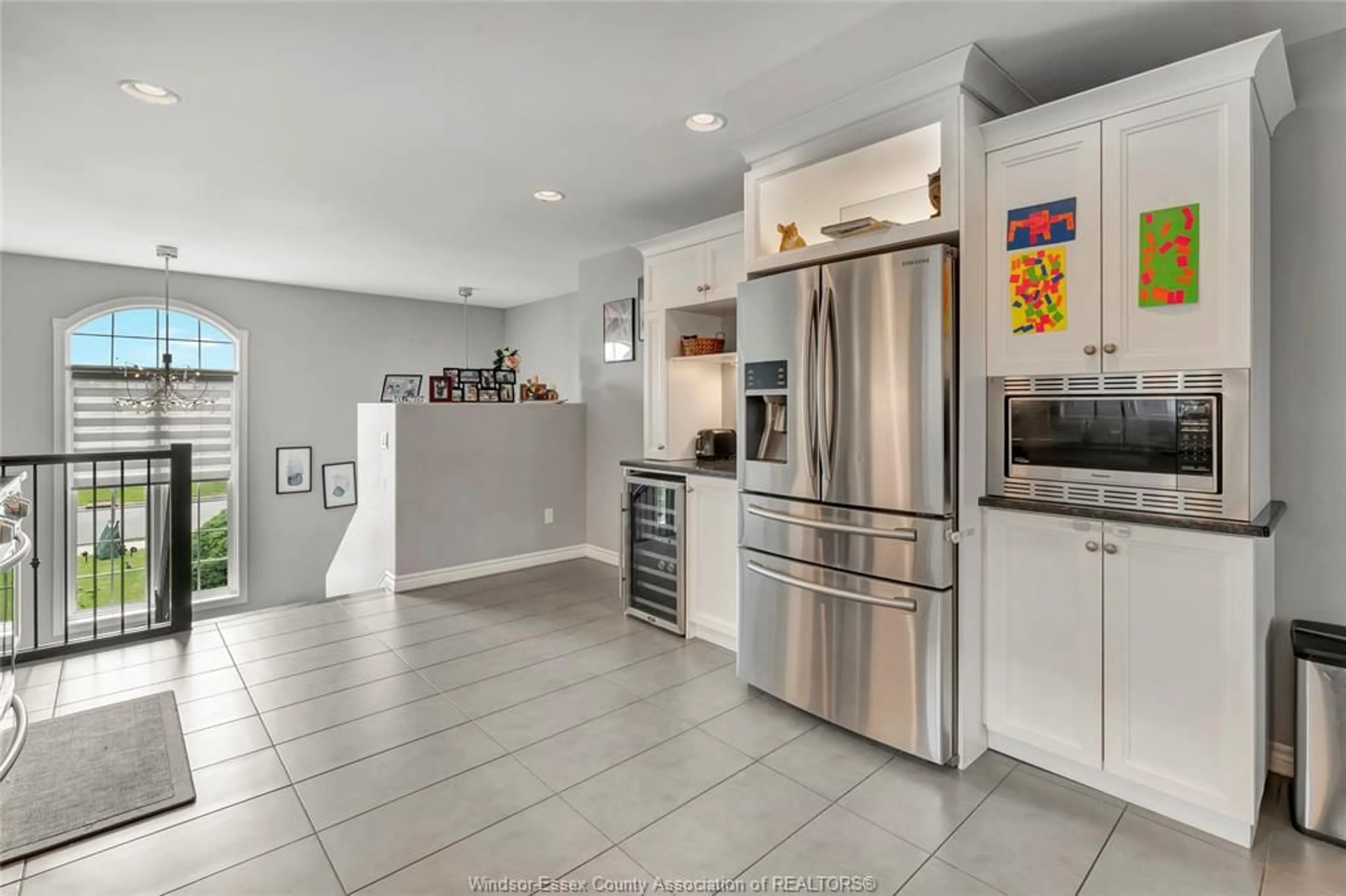 Open concept kitchen, ceramic/tile floor for 1068 THUNDERBAY Ave, Windsor Ontario N8P 0C1