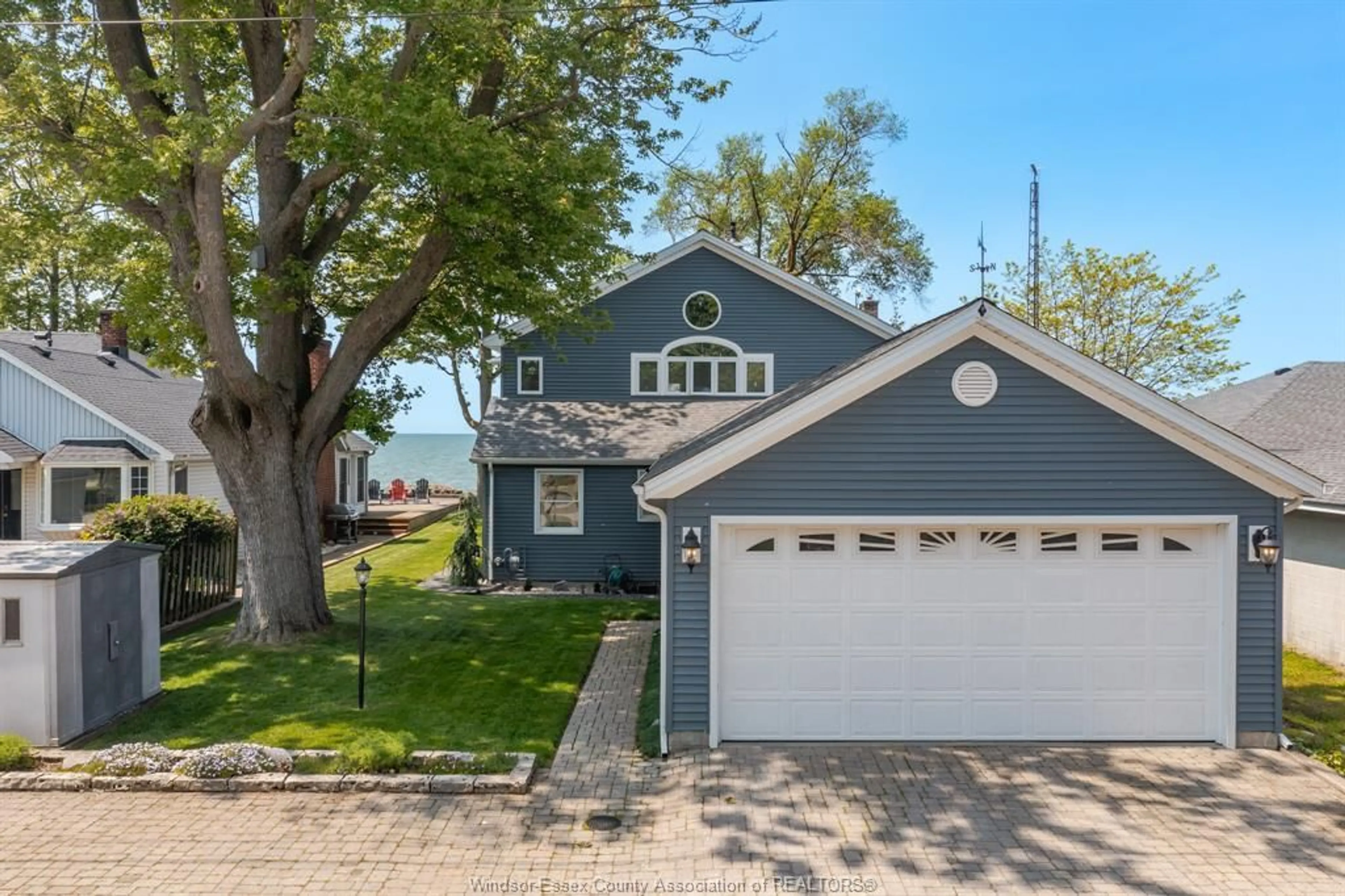 Home with vinyl exterior material, water/lake/river/ocean view for 700 POINT PELEE, Leamington Ontario N8H 3V4
