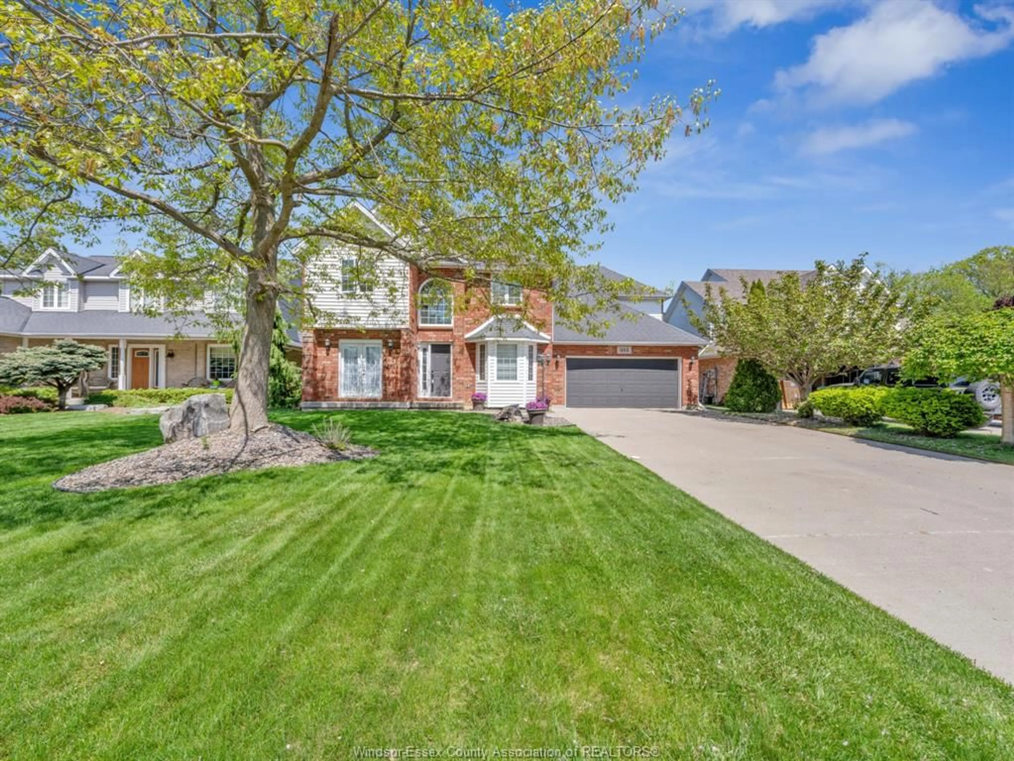 A pic from outside/outdoor area/front of a property/back of a property/a pic from drone, street for 315 MILLBROOK Dr, Kingsville Ontario N9Y 4A5