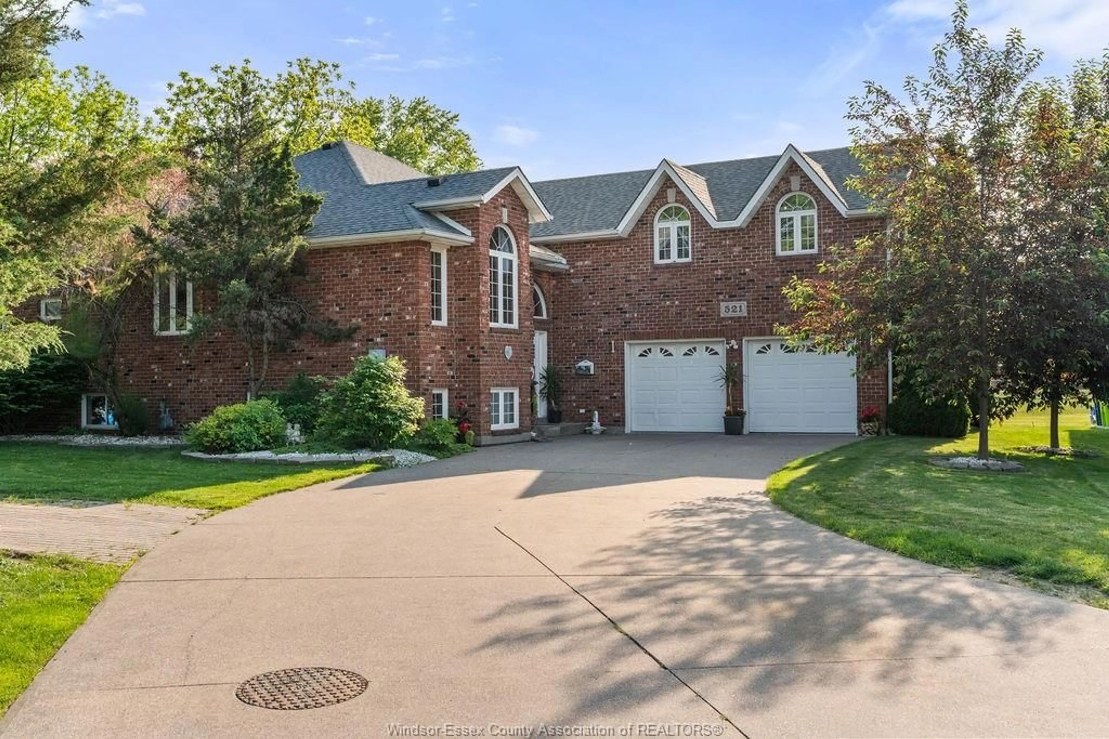 Home with brick exterior material, street for 521 BRENDA Cres, Tecumseh Ontario N8N 3H8