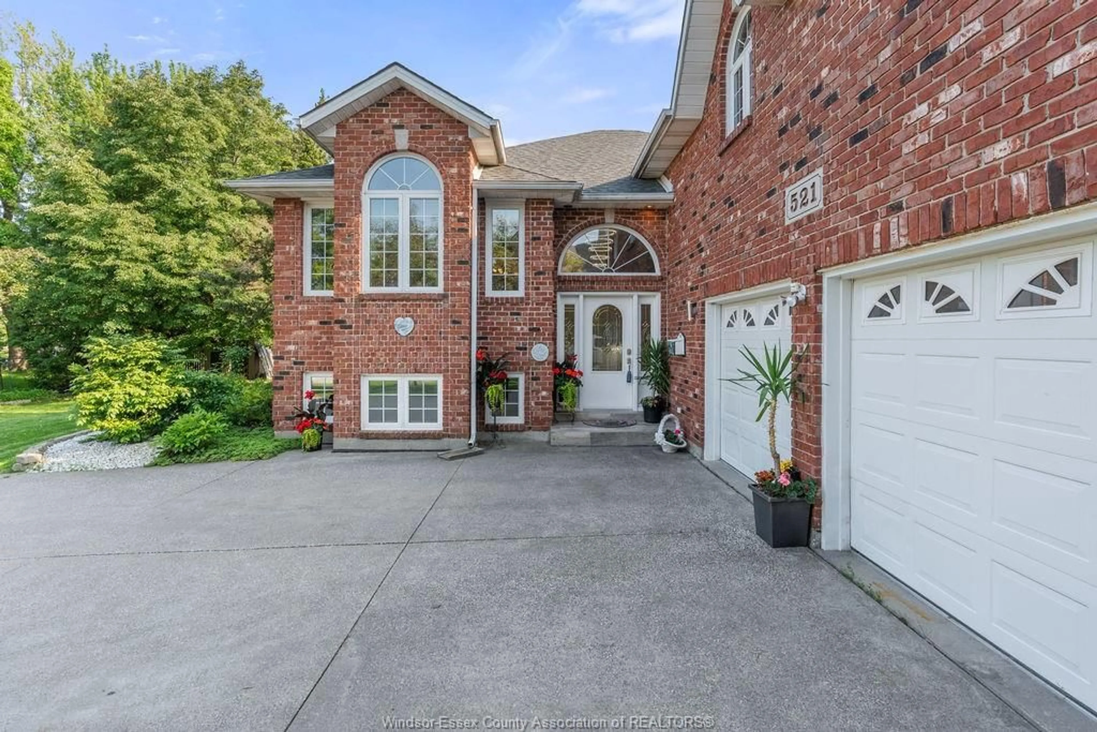 Home with brick exterior material, street for 521 BRENDA Cres, Tecumseh Ontario N8N 3H8
