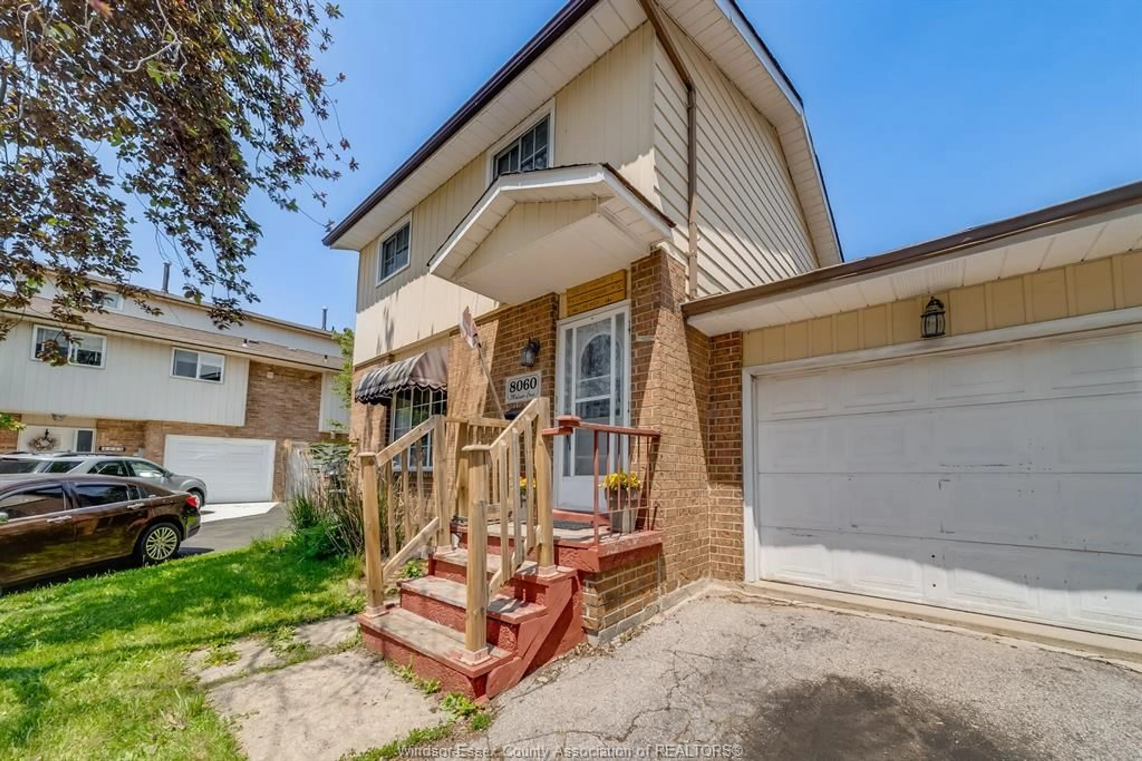 Unknown for 8060 MOLNAR Cres, Windsor Ontario N8R 2A5