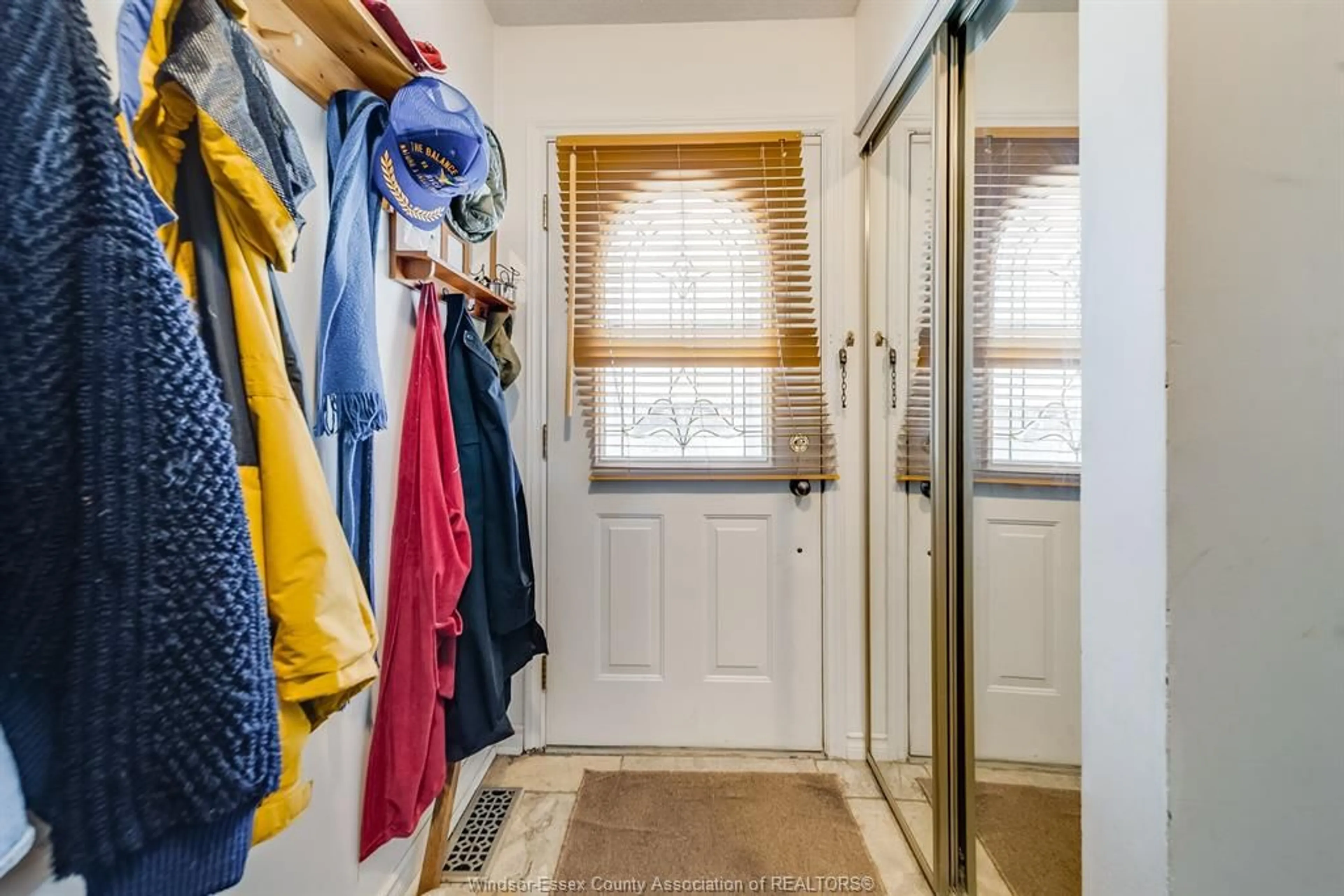 Unknown for 8060 MOLNAR Cres, Windsor Ontario N8R 2A5