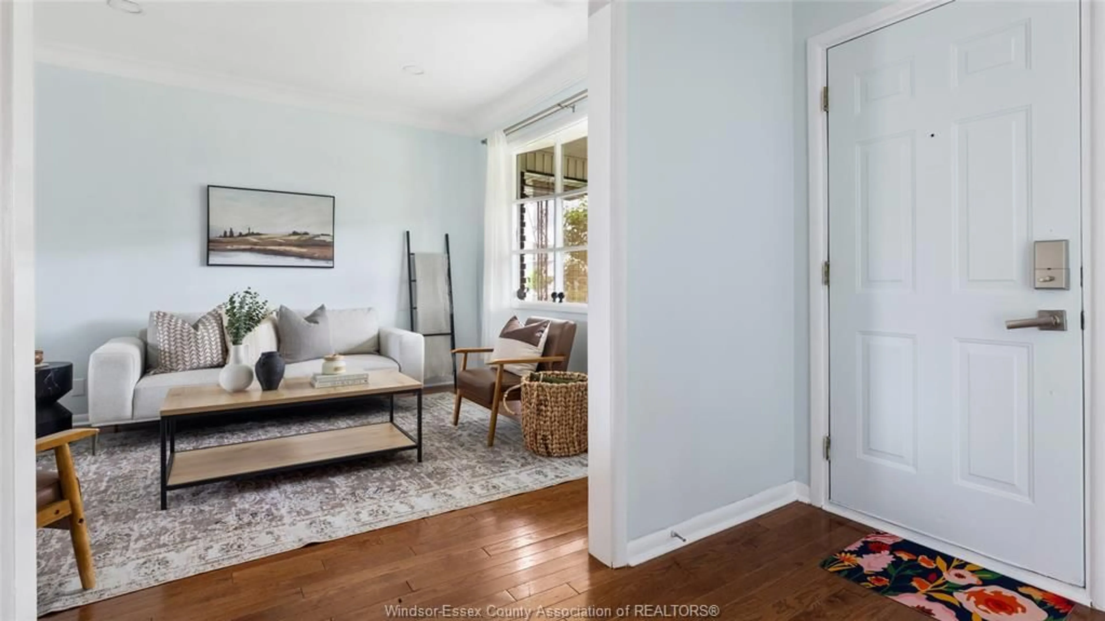 Indoor entryway for 932 MARENTETTE Ave, Windsor Ontario N9A 2A3
