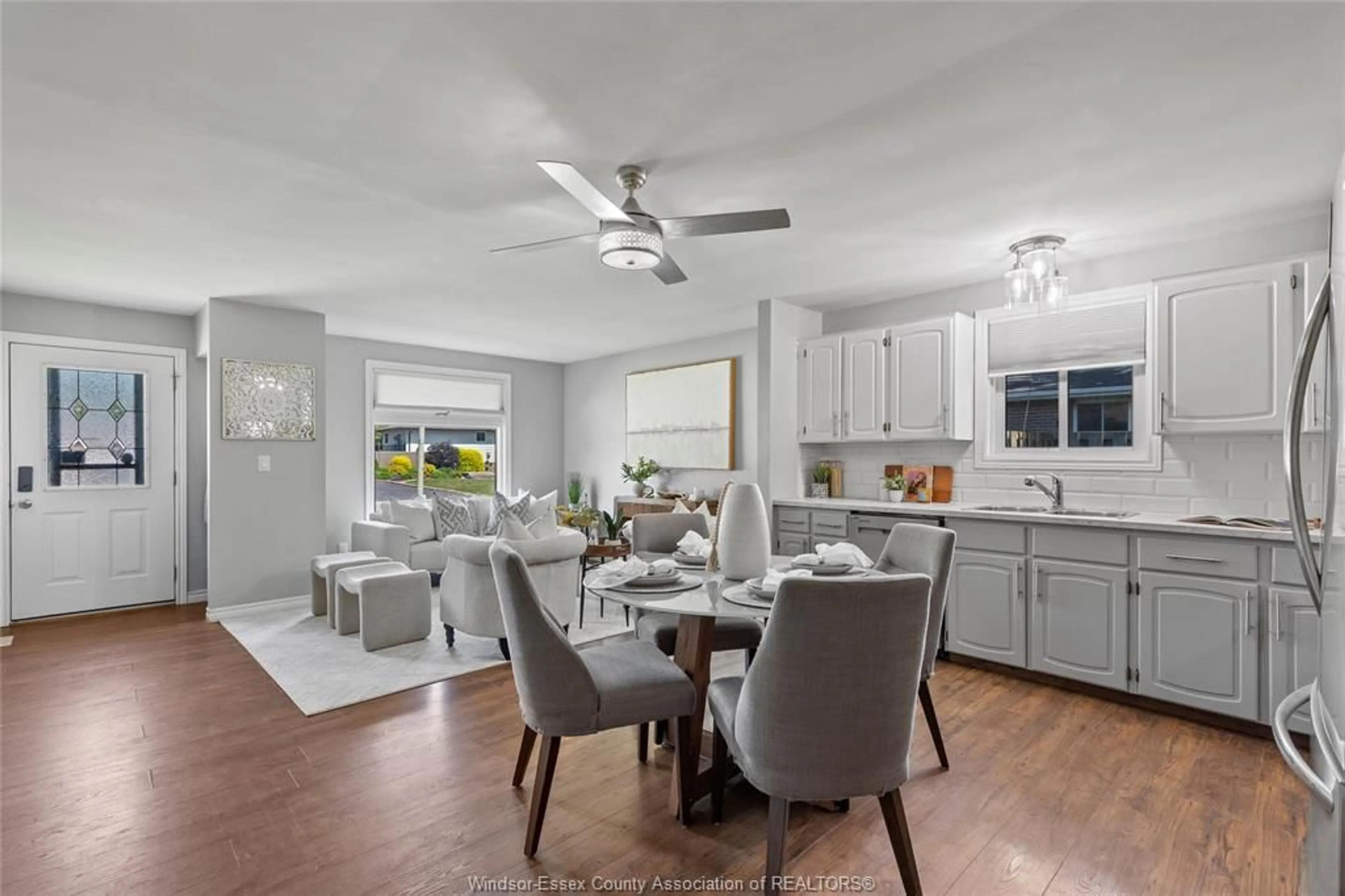 Open concept kitchen, ceramic/tile floor for 227 WILLOWWOOD, Lakeshore Ontario N0R 1A0