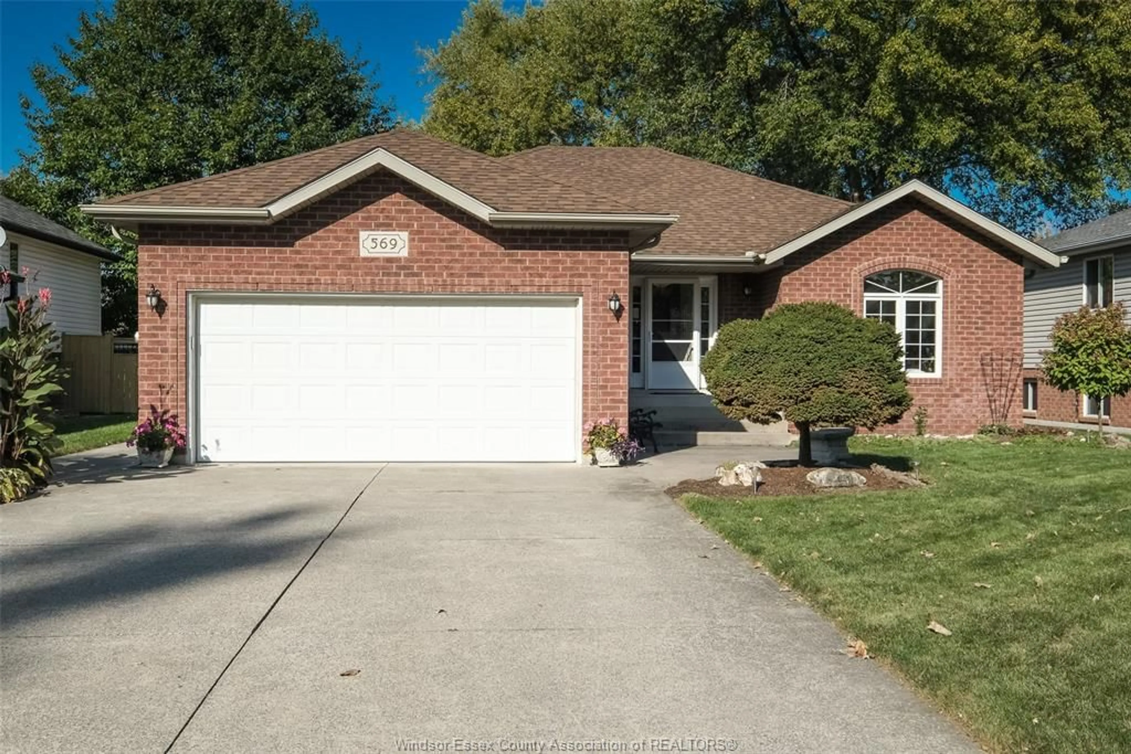 Home with brick exterior material, street for 569 GRONDIN Ave, LaSalle Ontario N9J 1C5