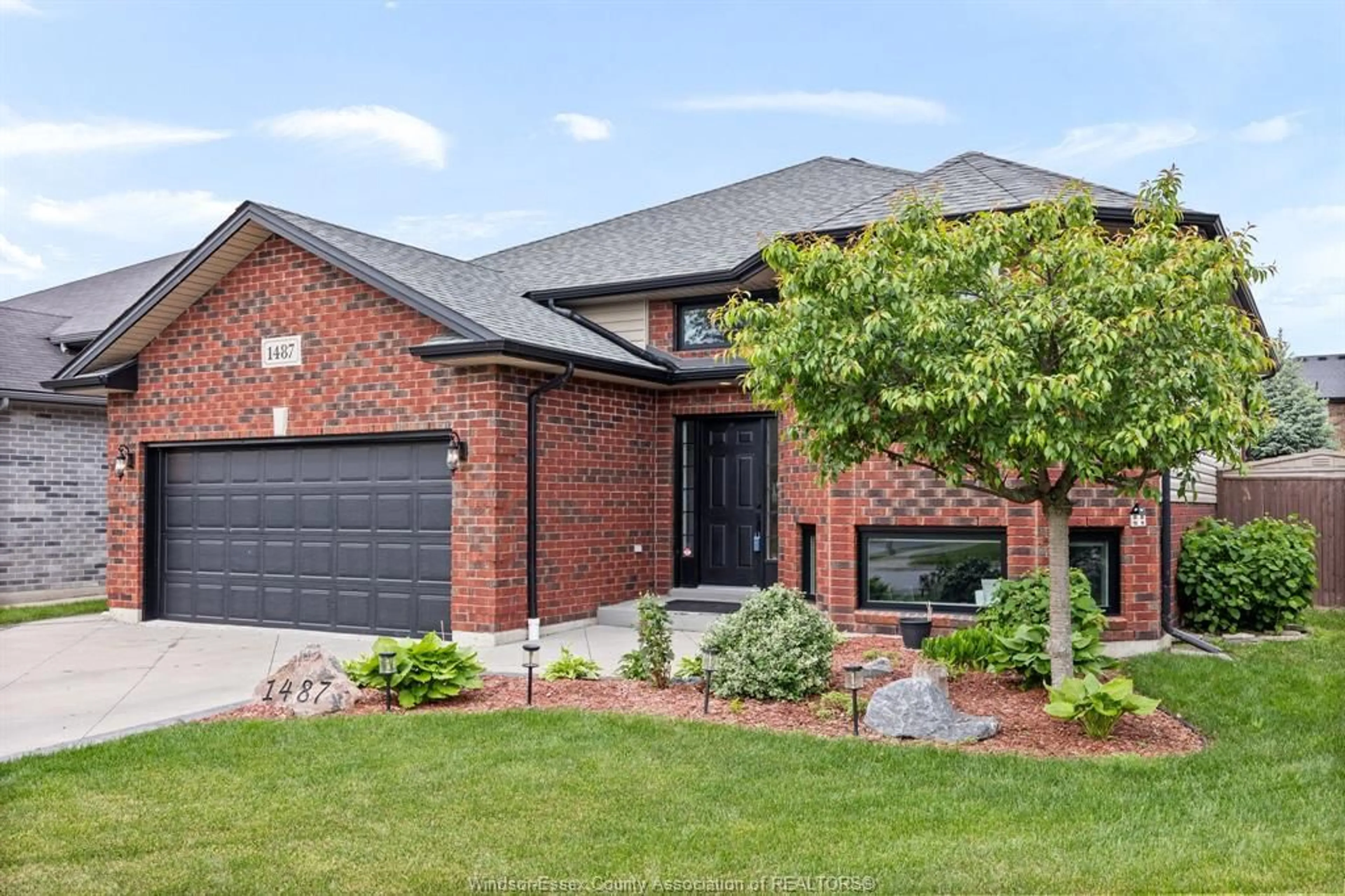 Home with brick exterior material, street for 1487 MAGNOLIA, Windsor Ontario N8P 1Z1
