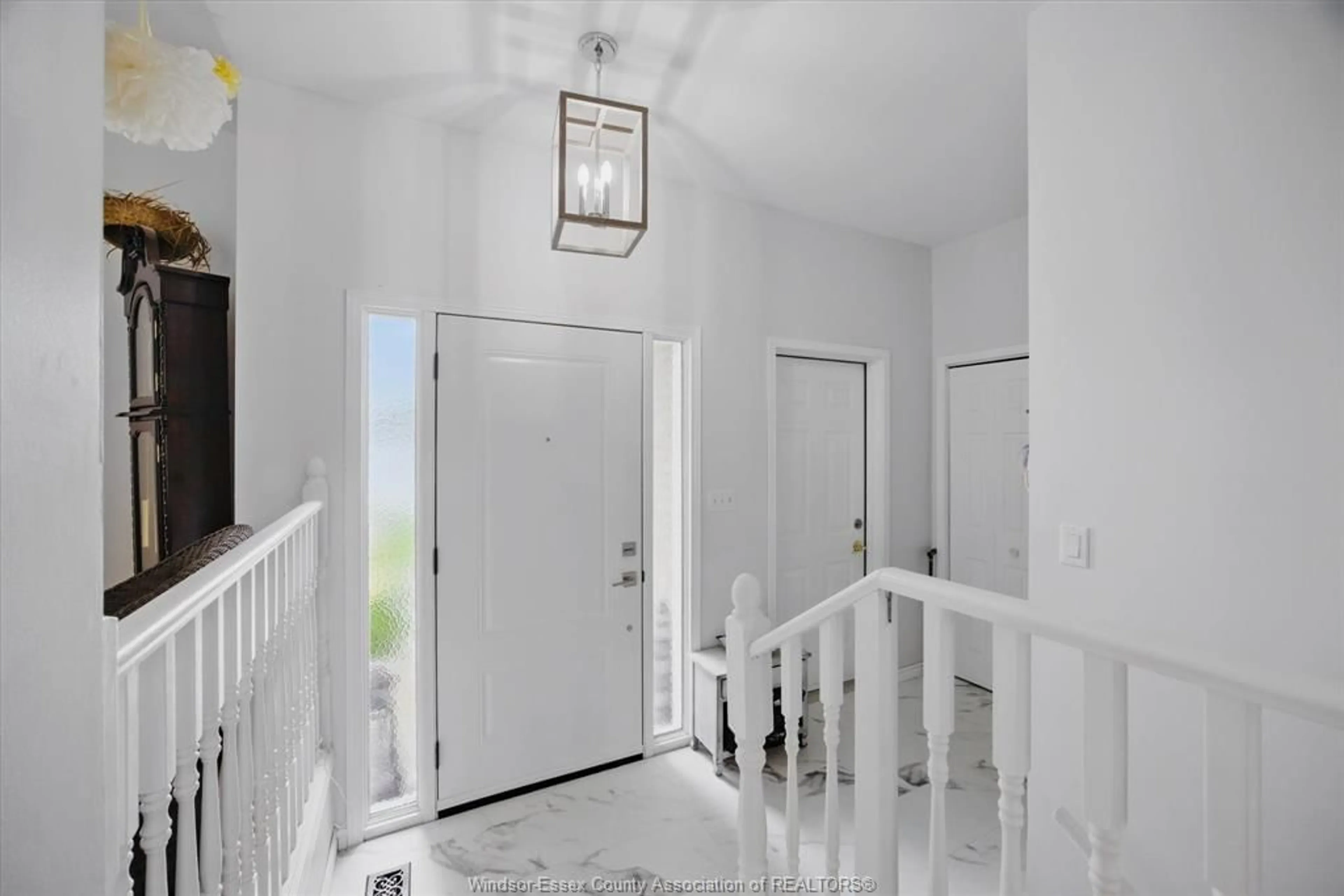 Indoor entryway for 120 DUCK CREEK, Belle River Ontario N8L 0M4