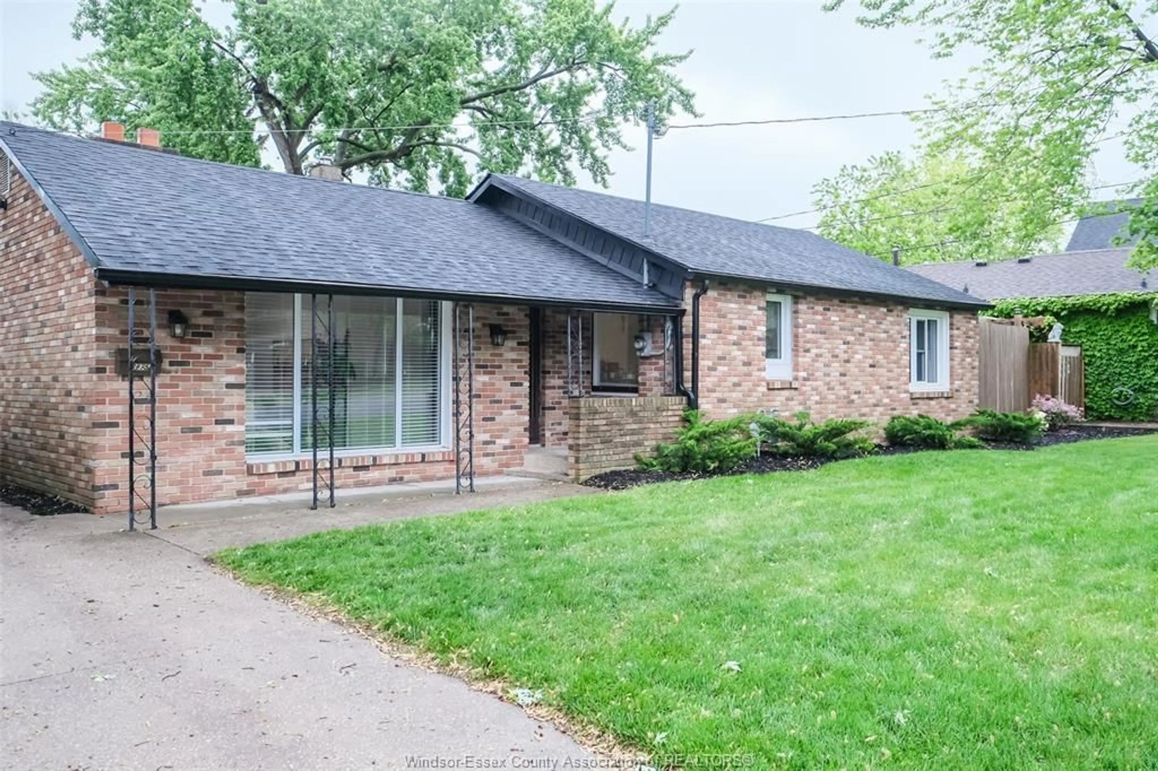Home with brick exterior material, street for 7875 ST. ROSE, Windsor Ontario N8S 1Z2