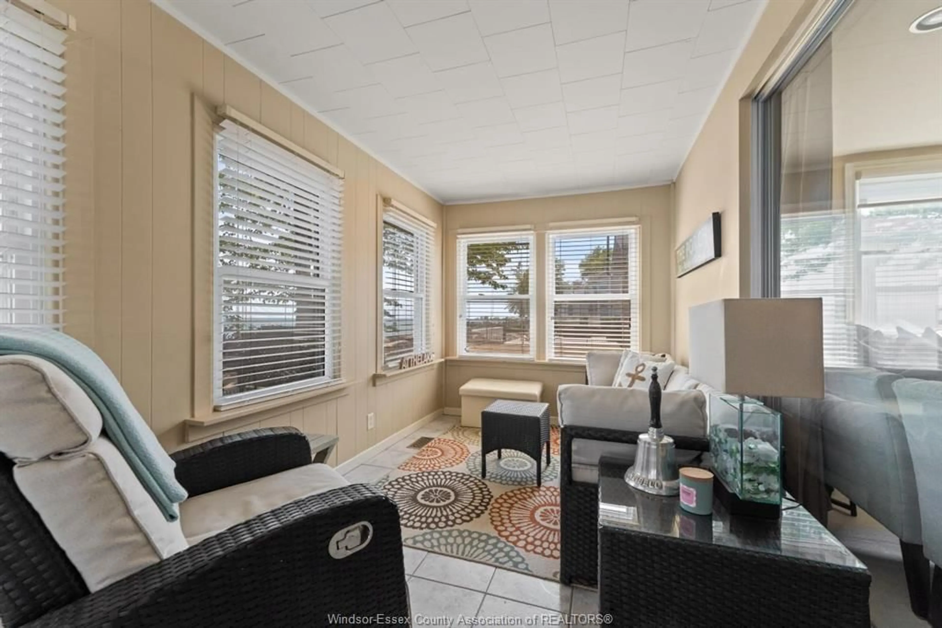 Living room with furniture, ceramic/tile floor for 789 CEDAR ISLAND Lane, Kingsville Ontario N9Y 3W4