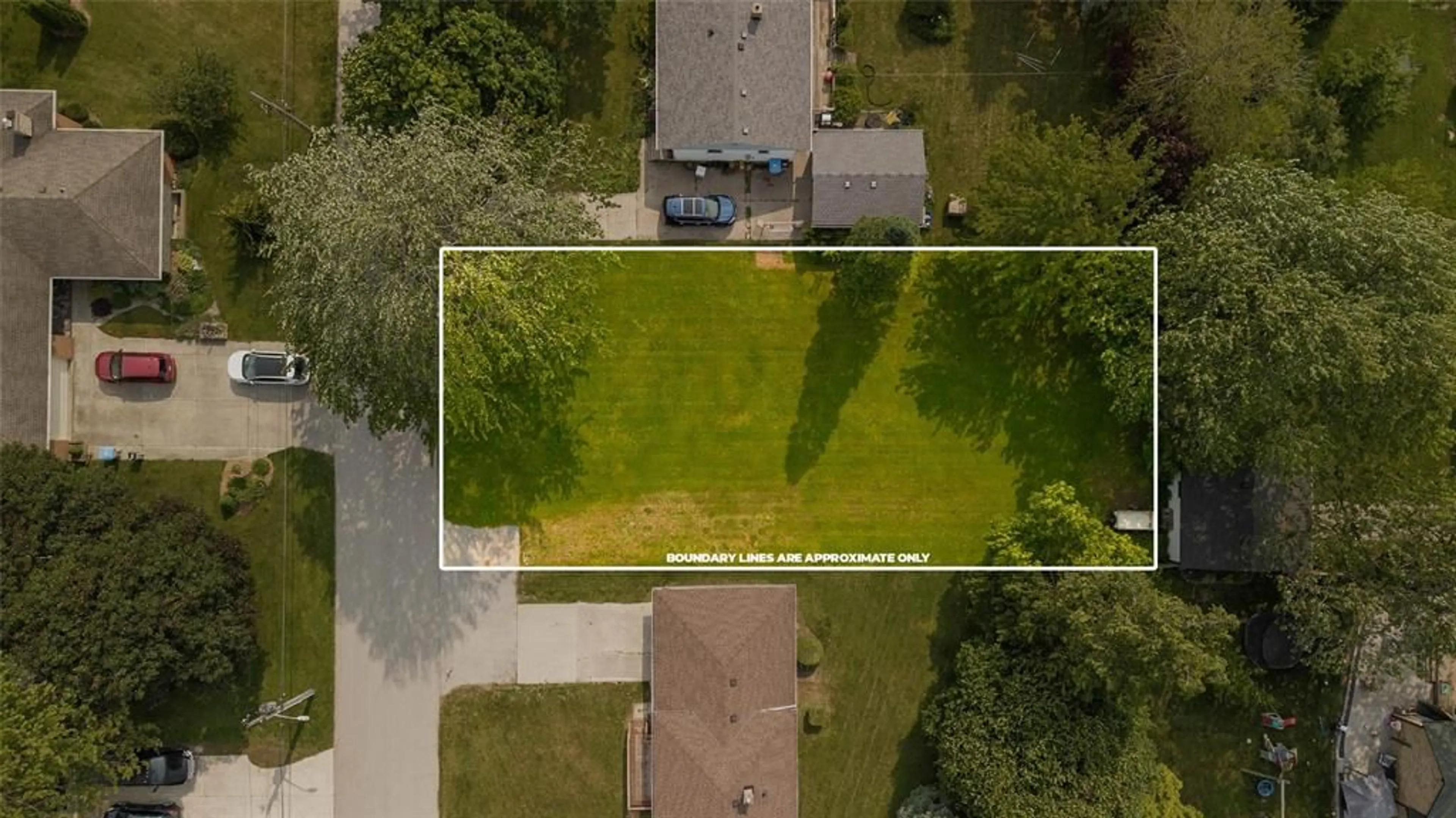 A pic from outside/outdoor area/front of a property/back of a property/a pic from drone, unknown for 24 MAC KENZIE St, Lambton Shores Ontario N0N 1J0
