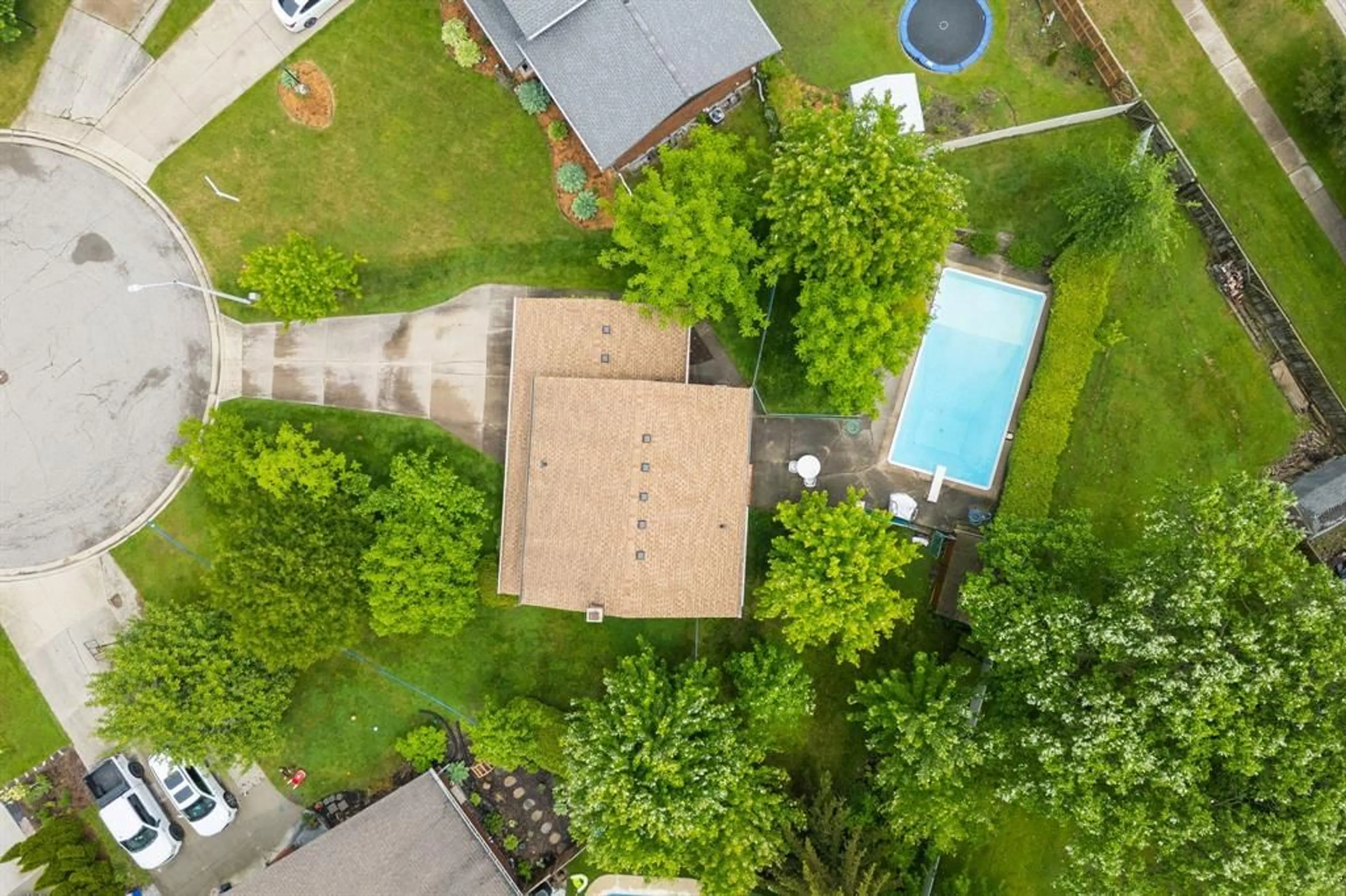A pic from outside/outdoor area/front of a property/back of a property/a pic from drone, unknown for 161 WIKLINSON Pl, St Clair Ontario N0N 1G0